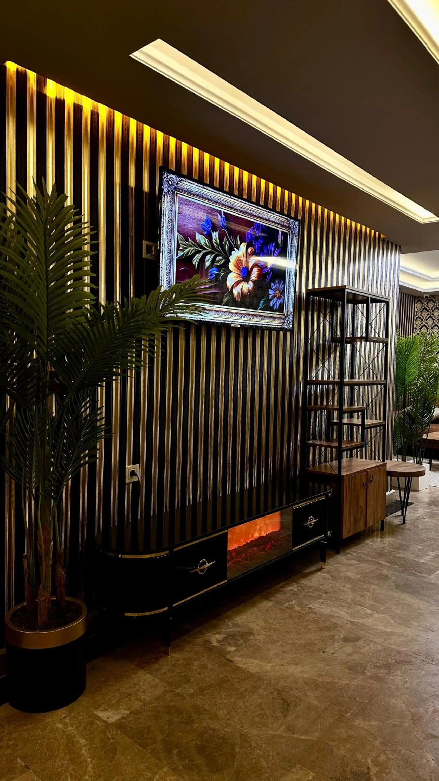 Restaurant/places to eat in Mamma Marya Hotel