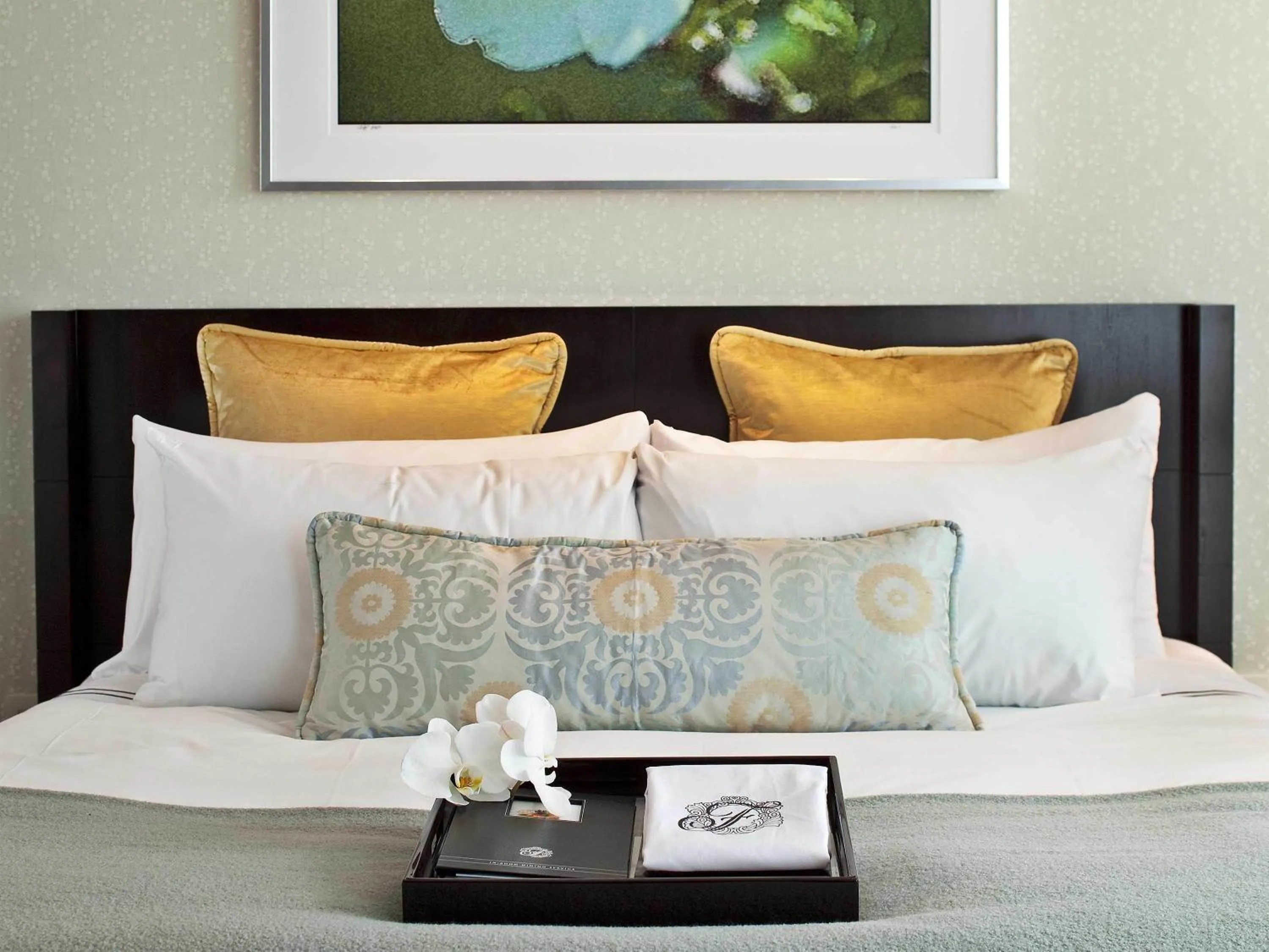 Bedroom, Bed in Fairmont Pittsburgh