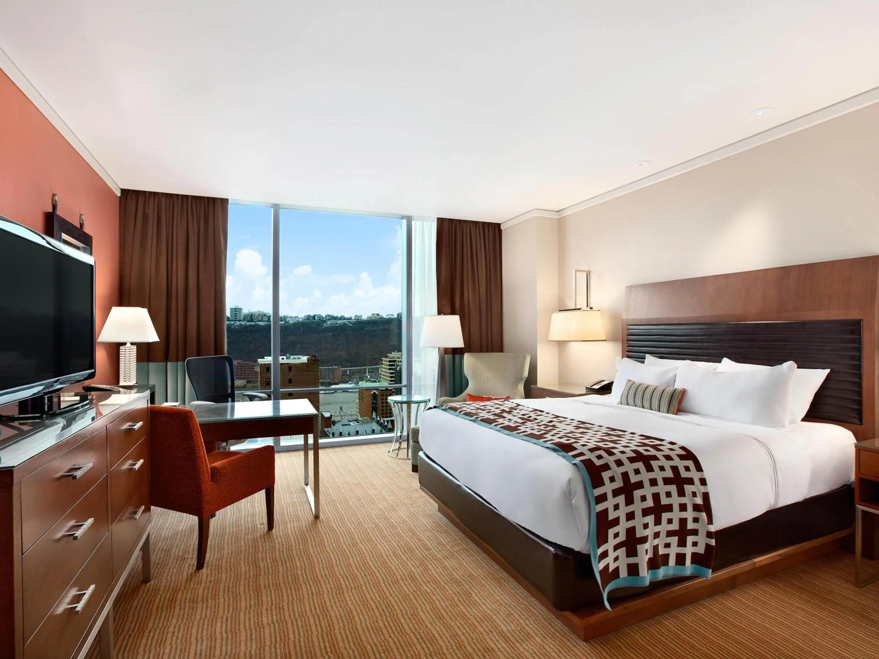 Bedroom, Bed in Fairmont Pittsburgh