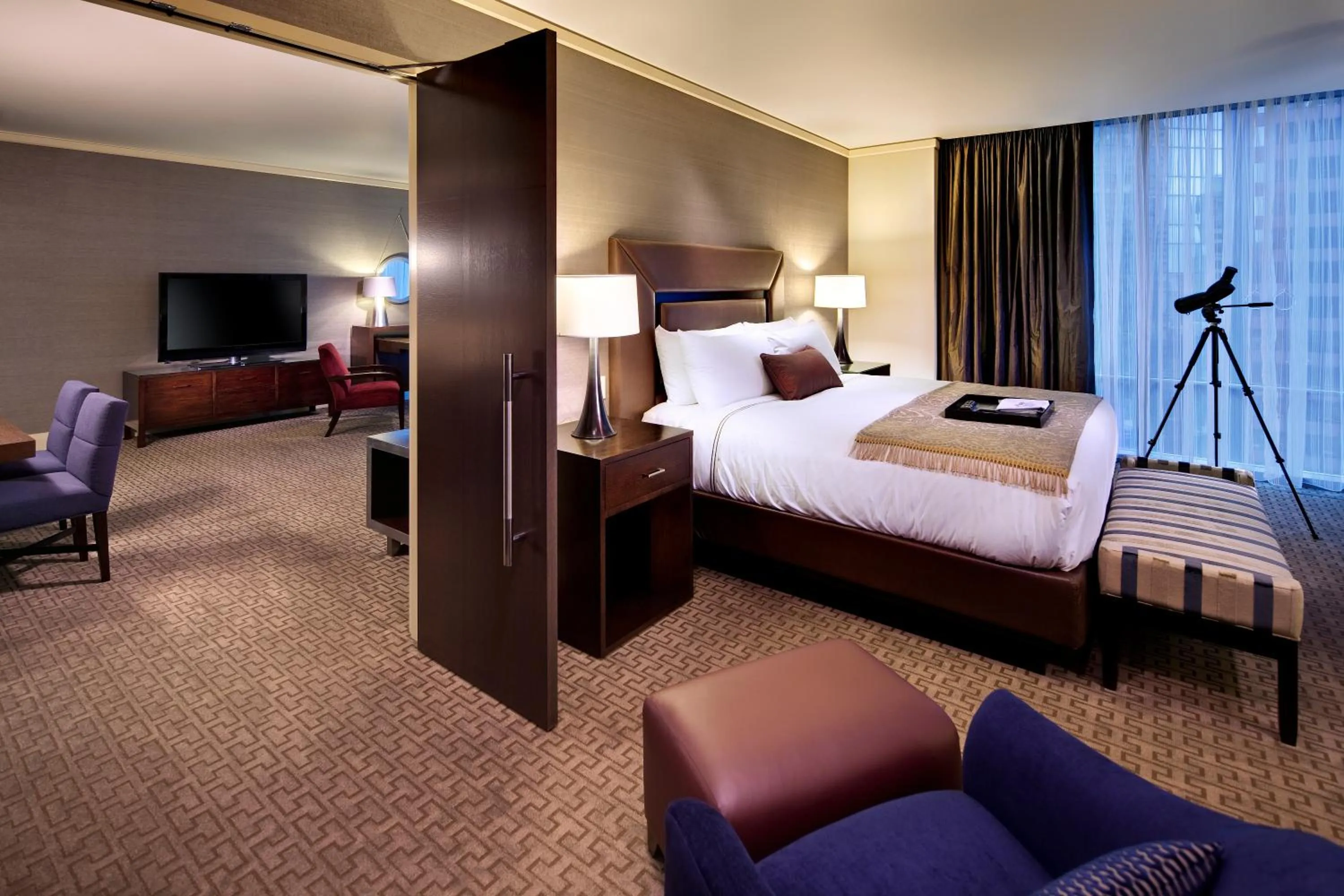Photo of the whole room, Bed in Fairmont Pittsburgh