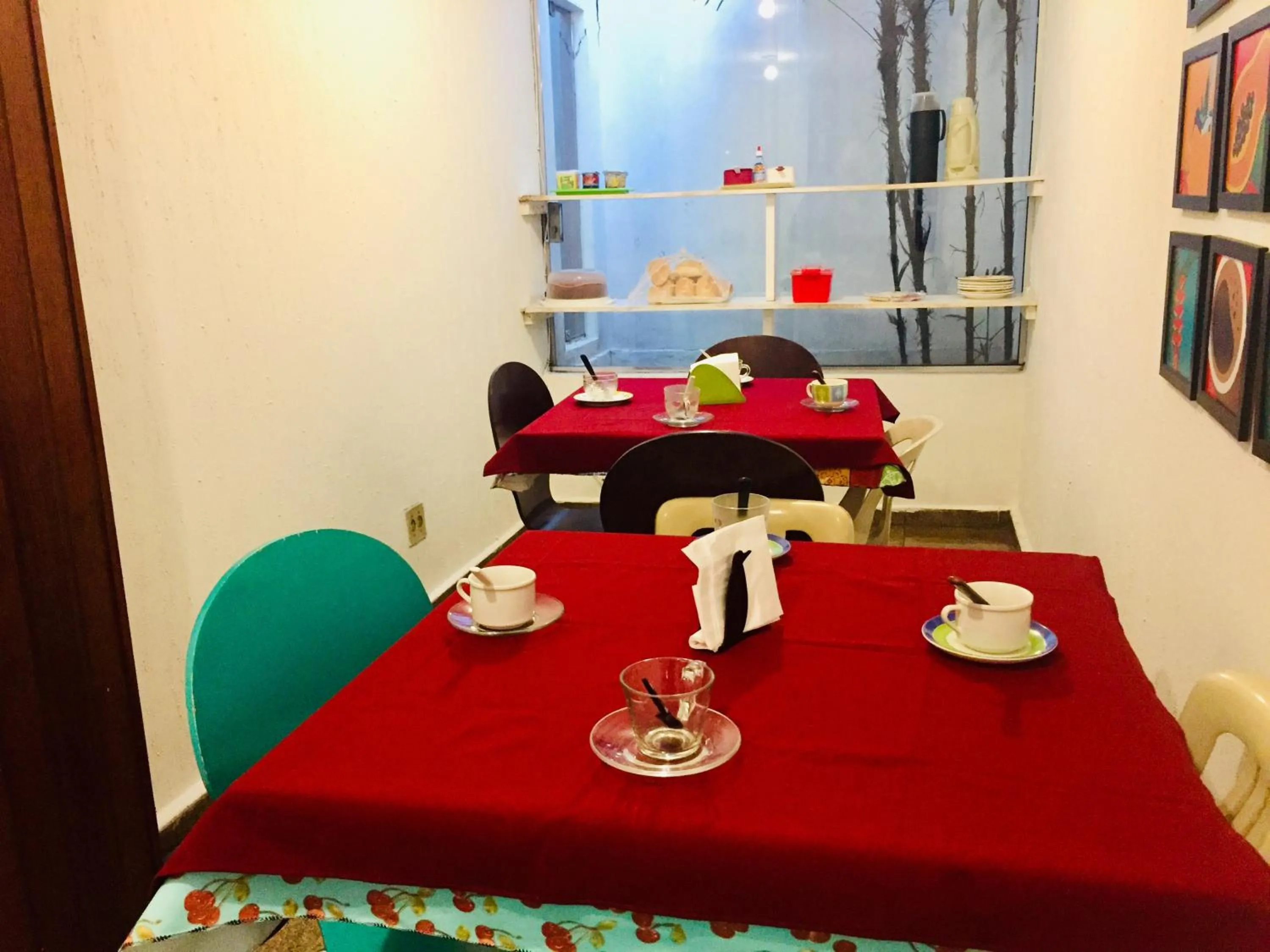 Restaurant/places to eat in Hotel Cambará