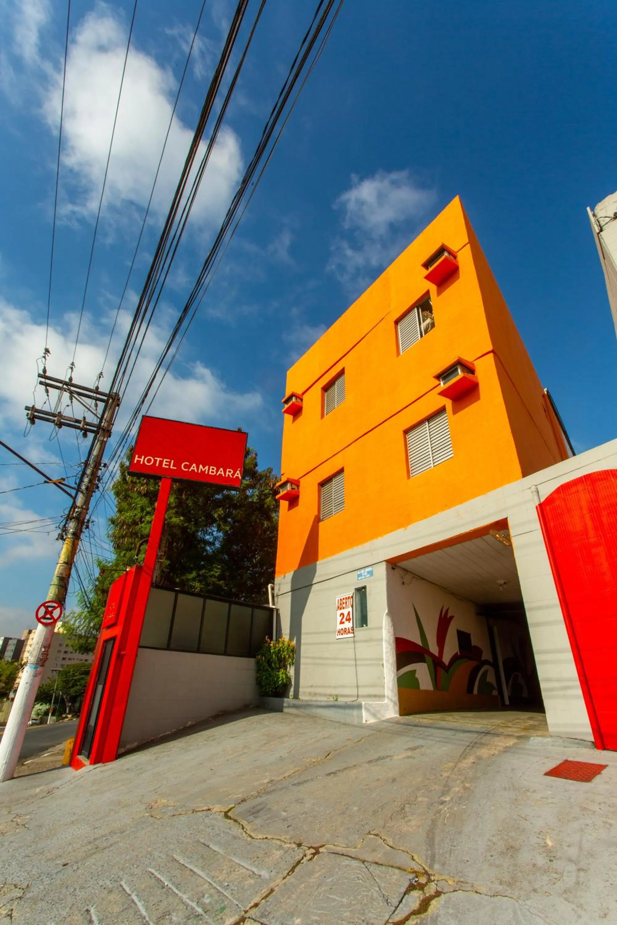 Facade/entrance in Hotel Cambará
