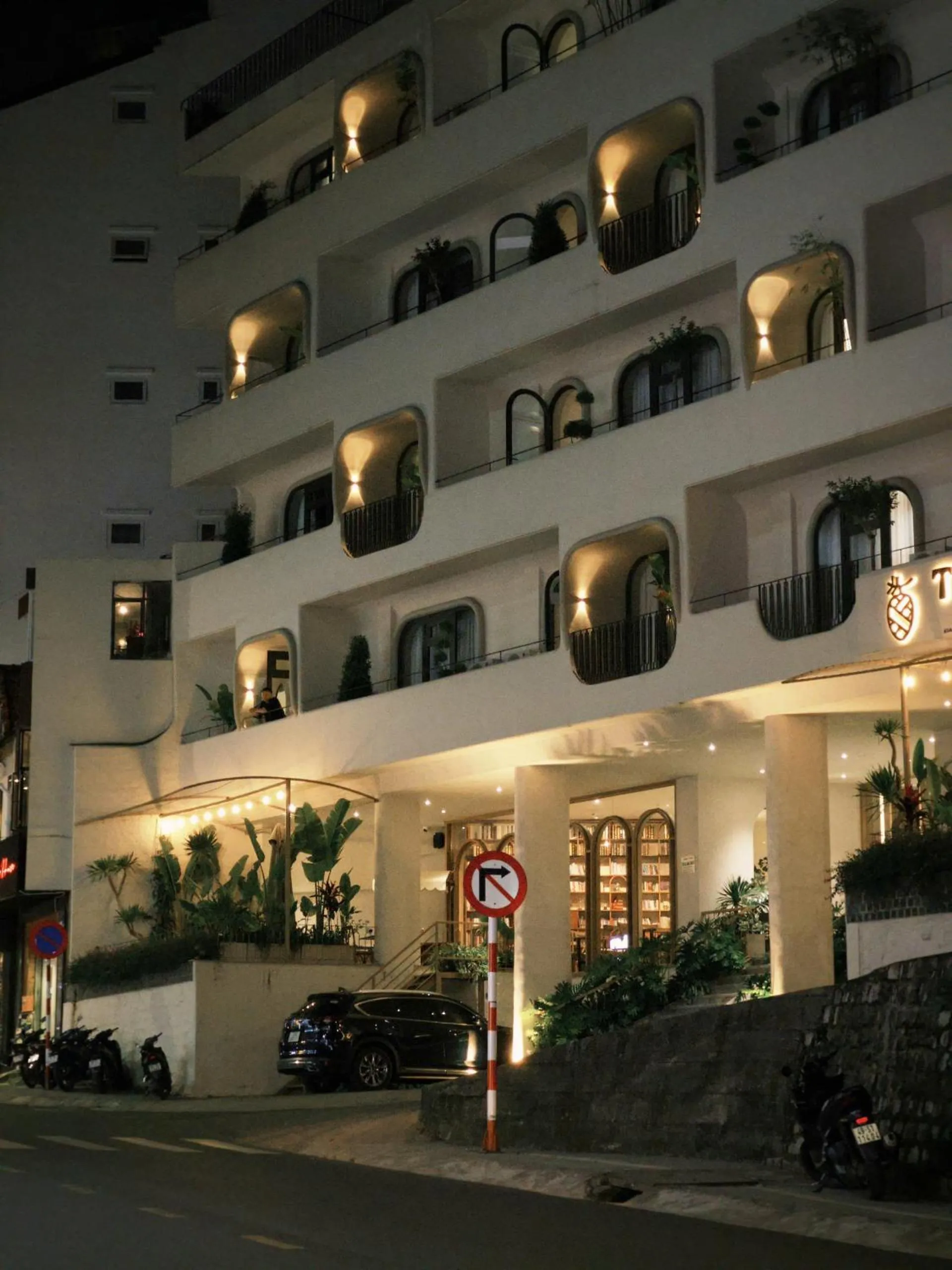 Property building in Túi Ba Gang Central Hotel