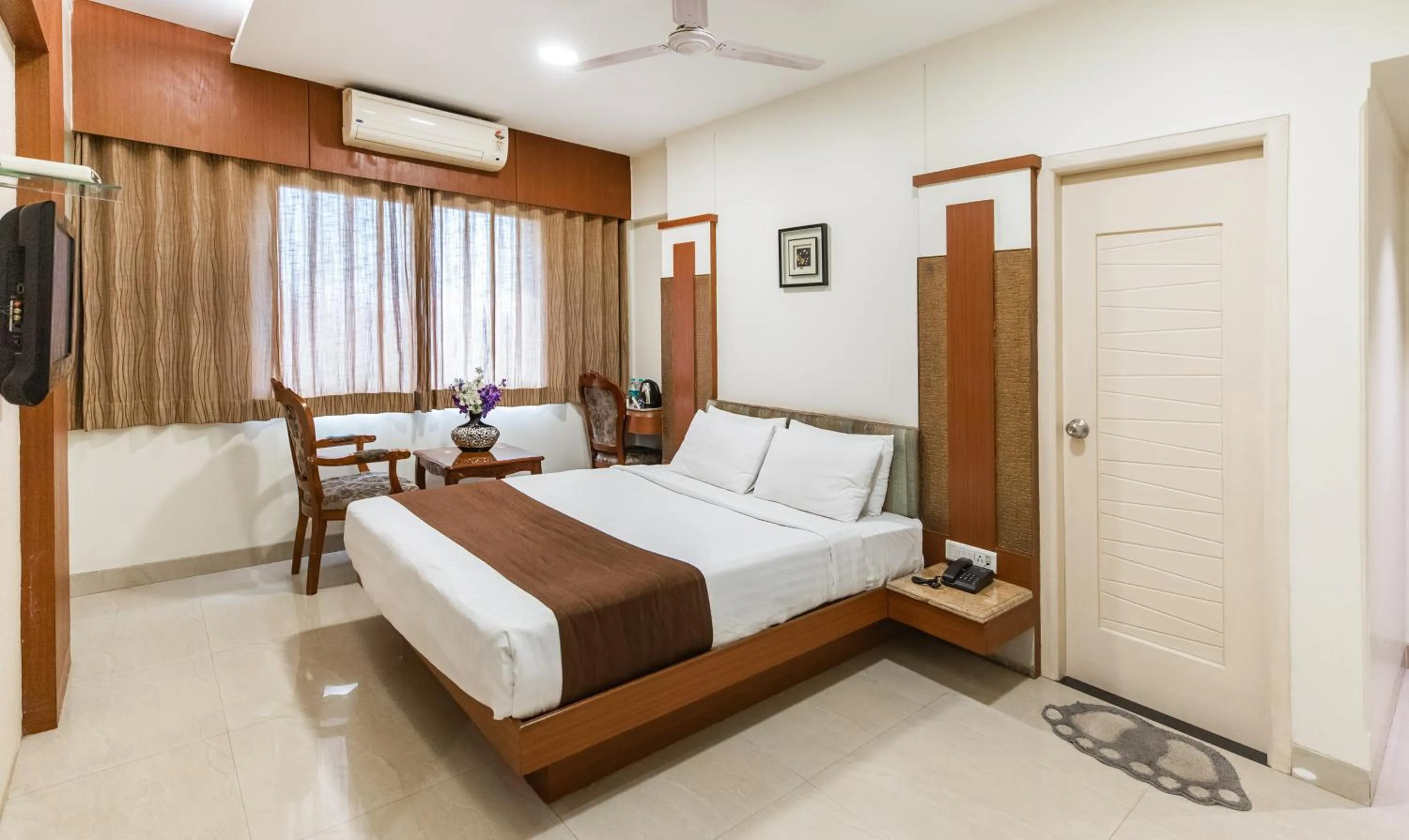 Bed in Hotel Seven Heaven