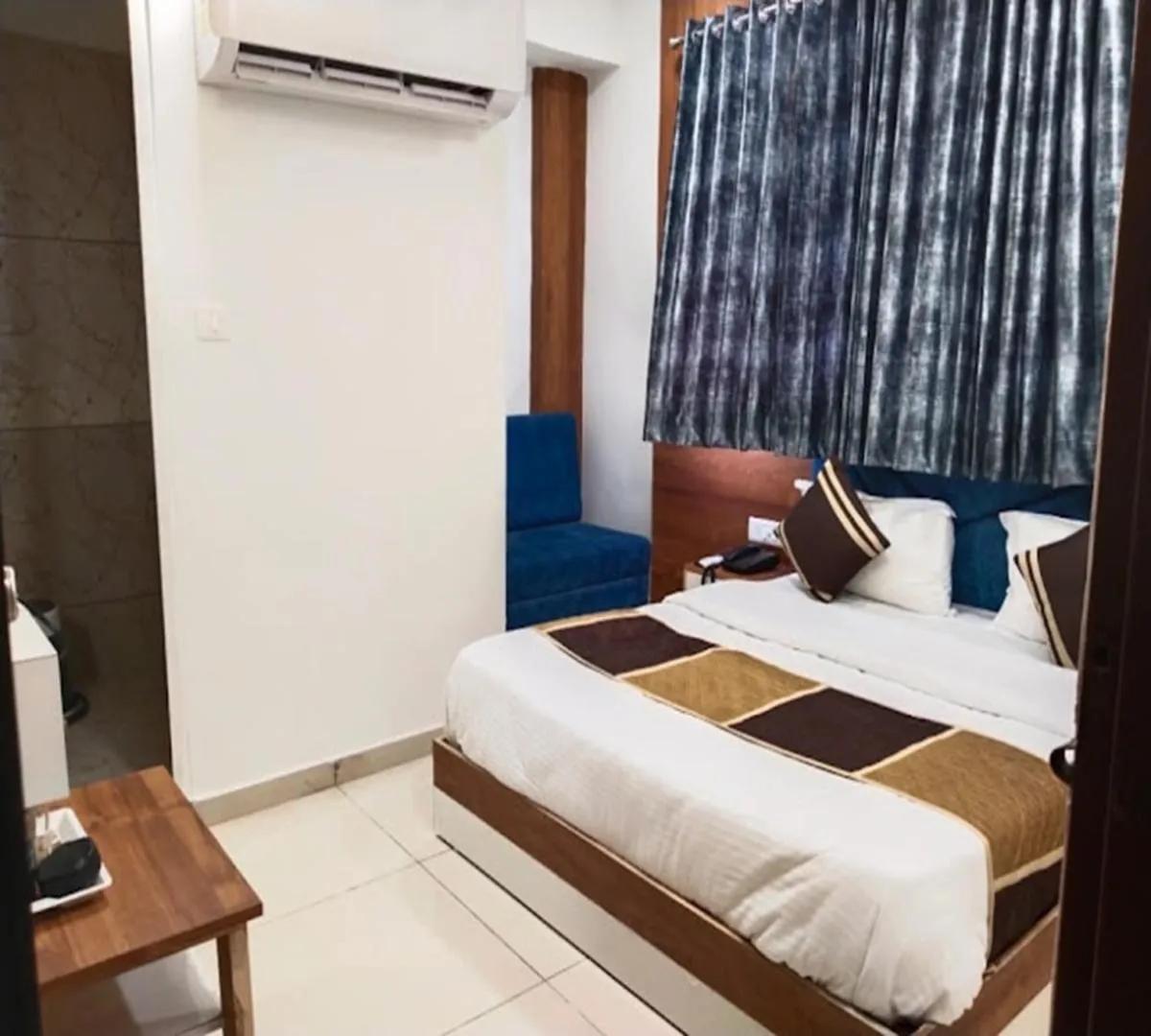 Bedroom in Galaxy Inn Hotel