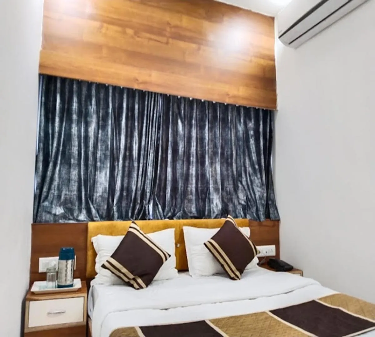 Photo of the whole room in Galaxy Inn Hotel