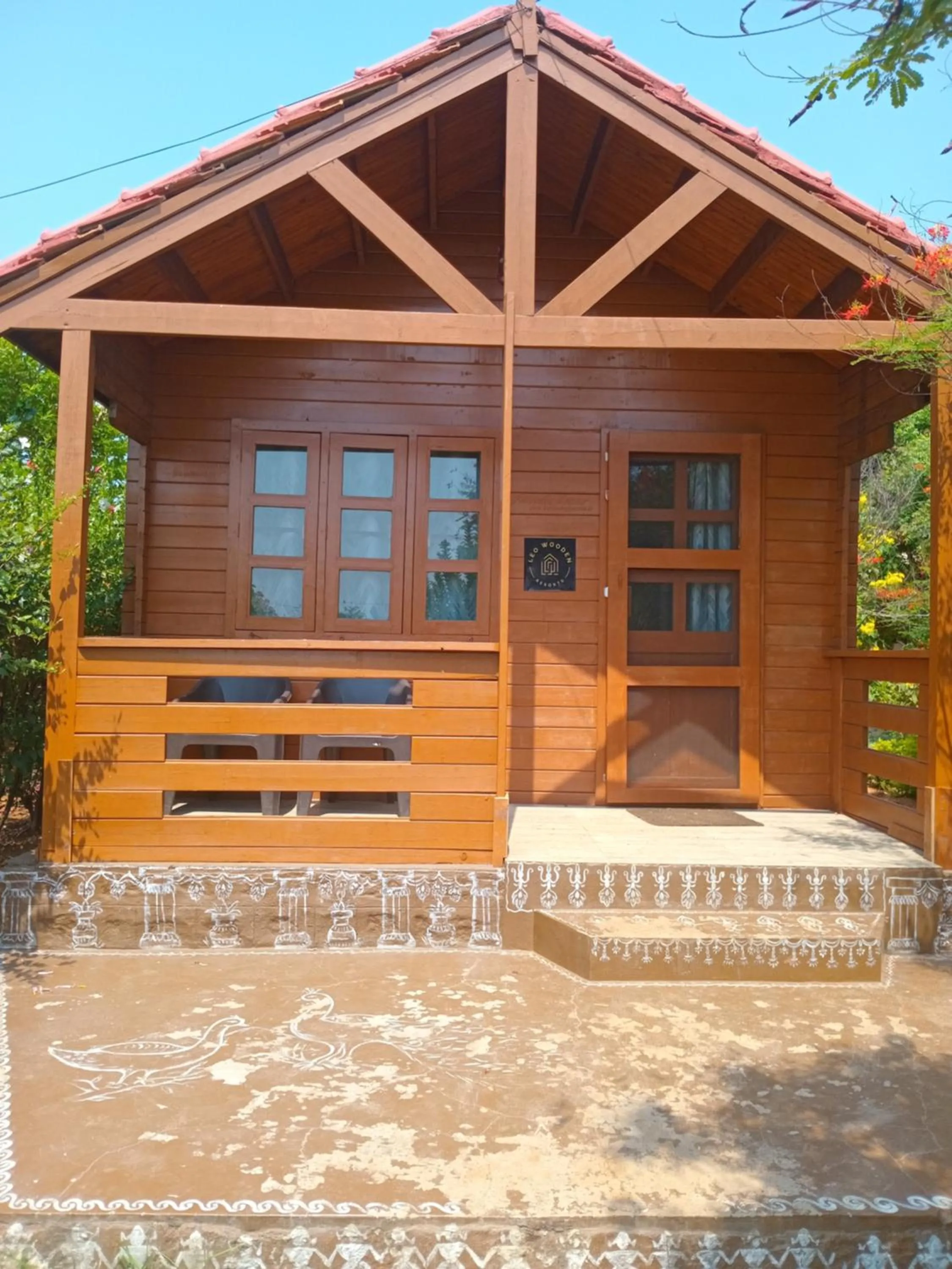 Leo wooden resorts