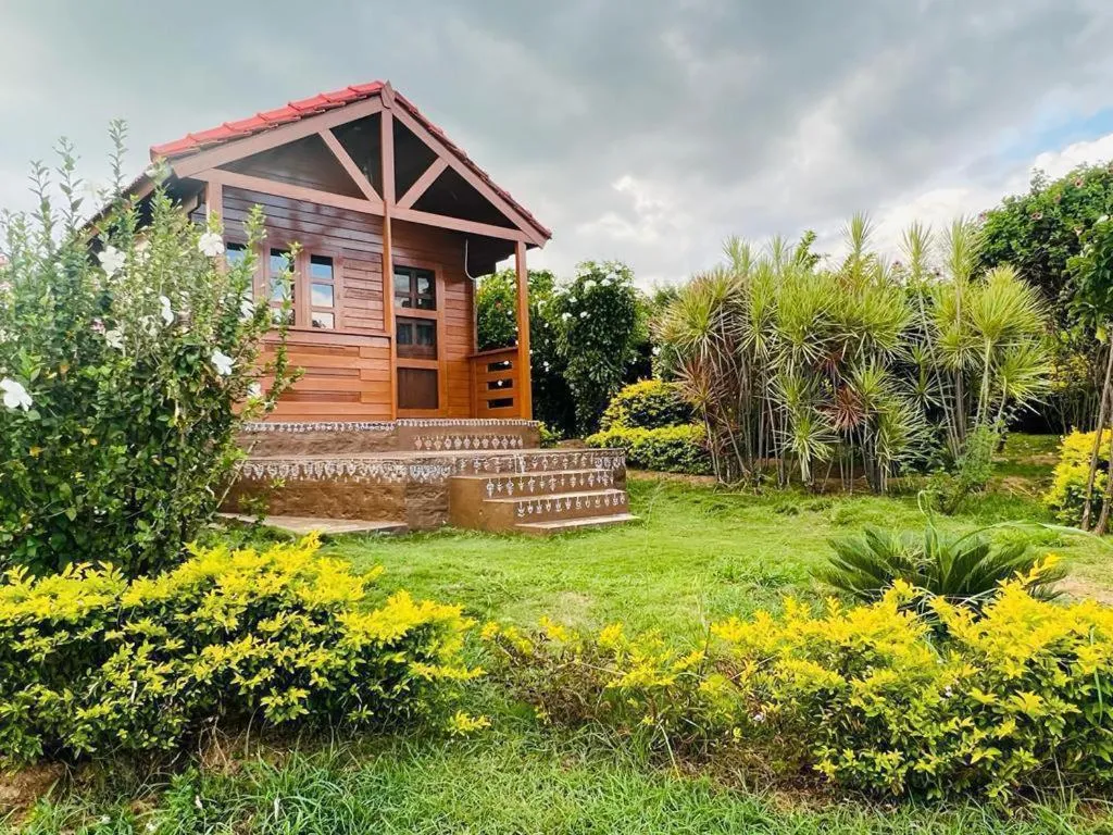Leo wooden resorts