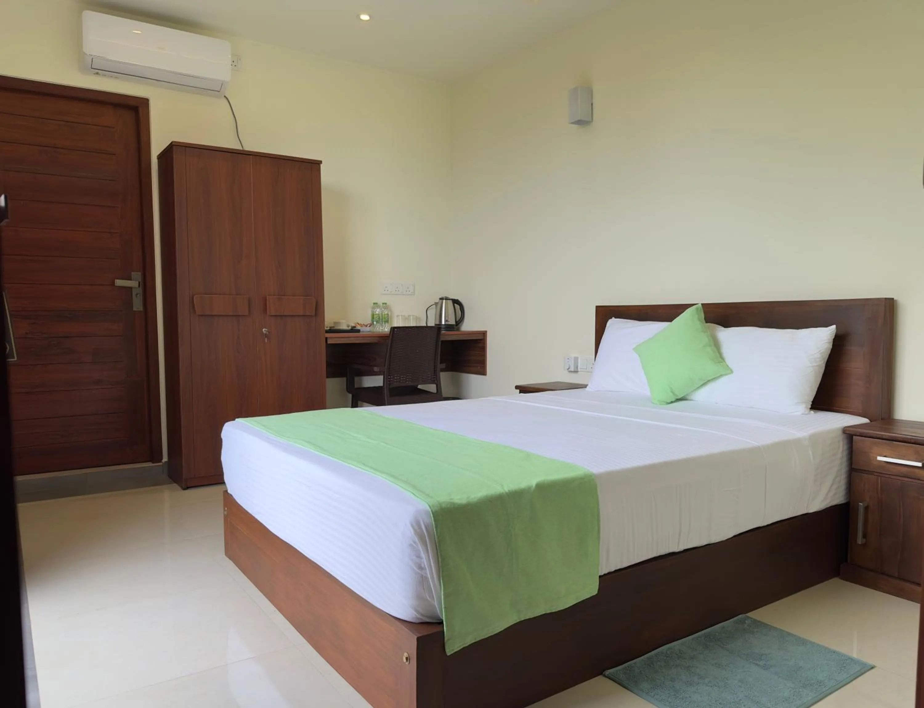 Bedroom, Bed in Fortwill City Hotel