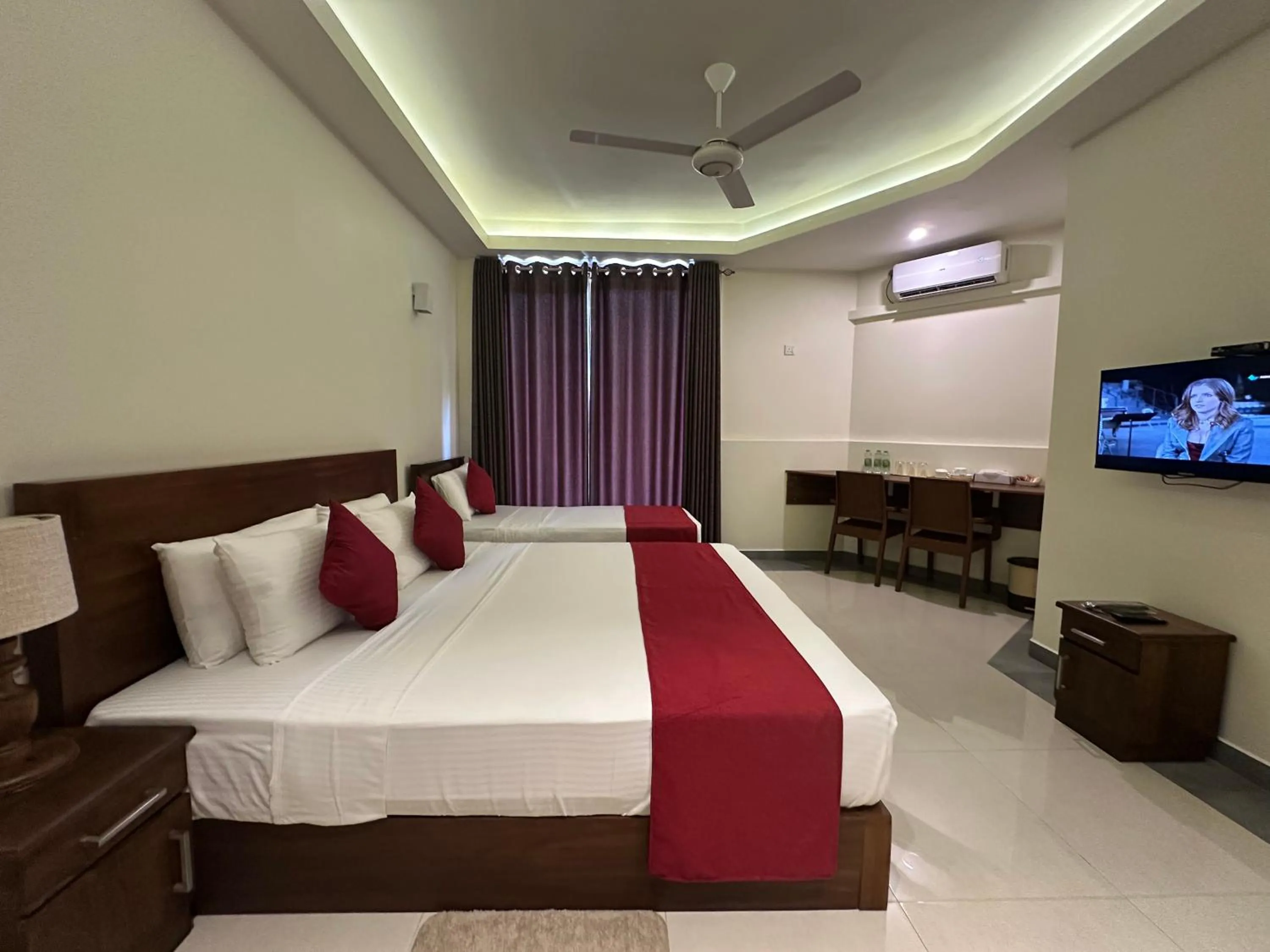 Bedroom, Bed in Fortwill City Hotel