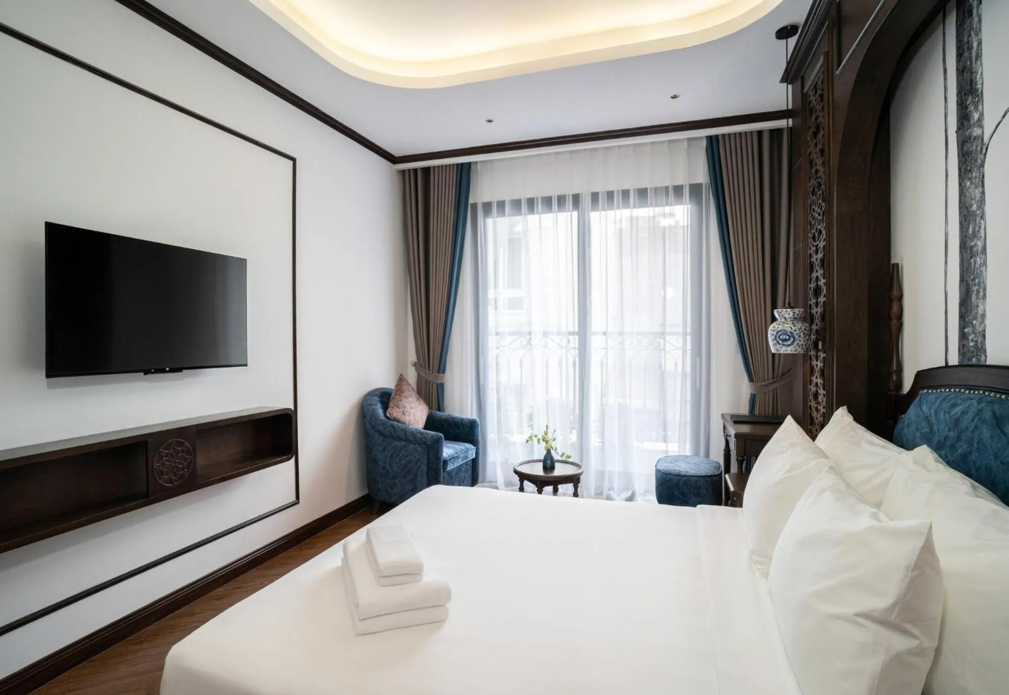 Communal lounge/ TV room, Bed in Eli Rina Hotel