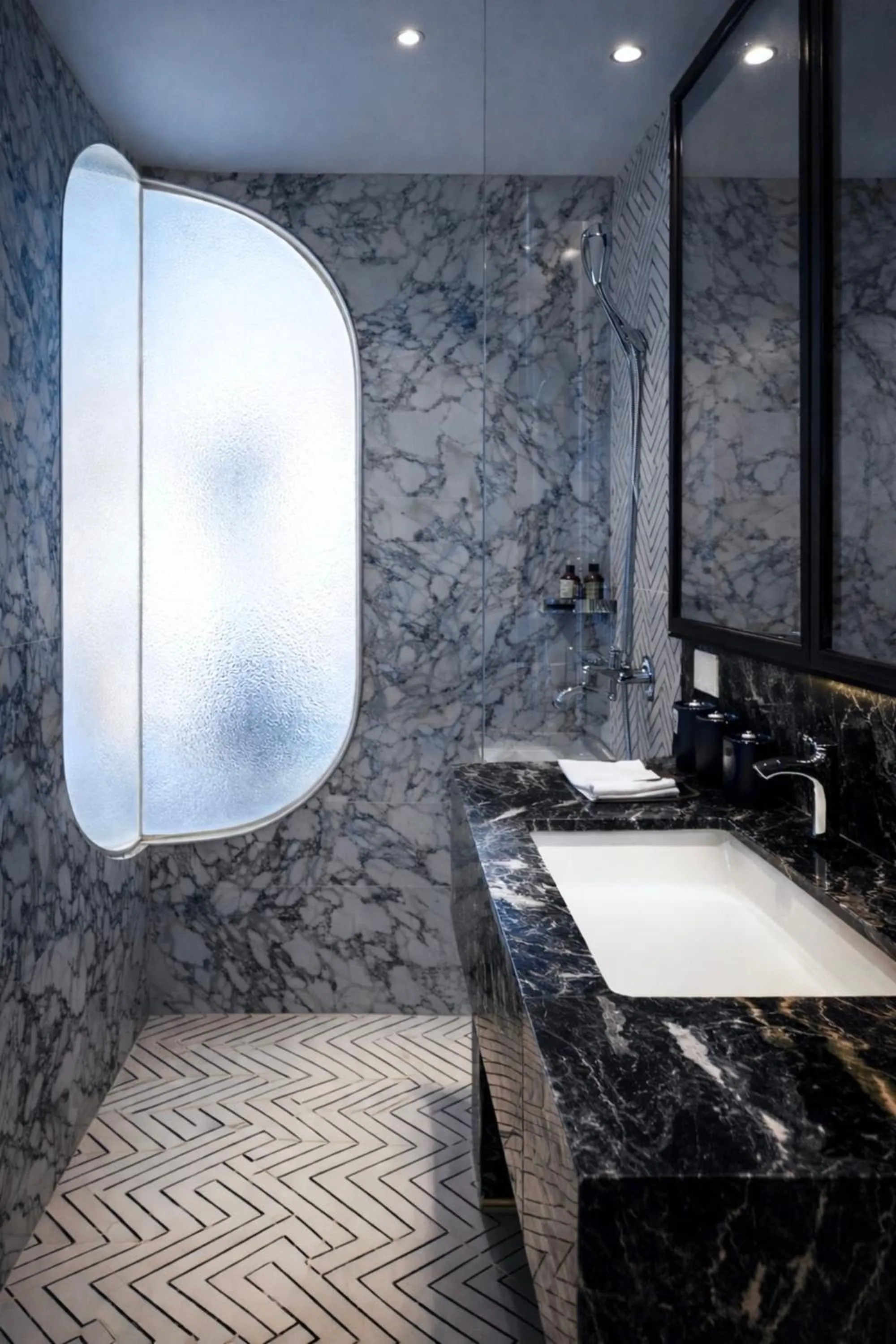 Toilet in Eli Rina Hotel