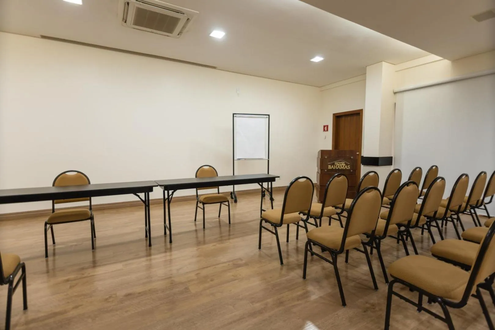 Business facilities in Hotel Bahamas