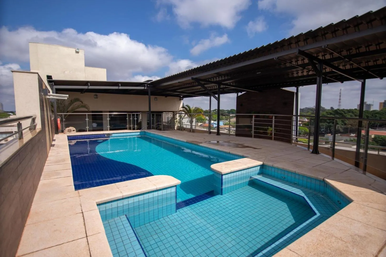 Pool view in Hotel Bahamas