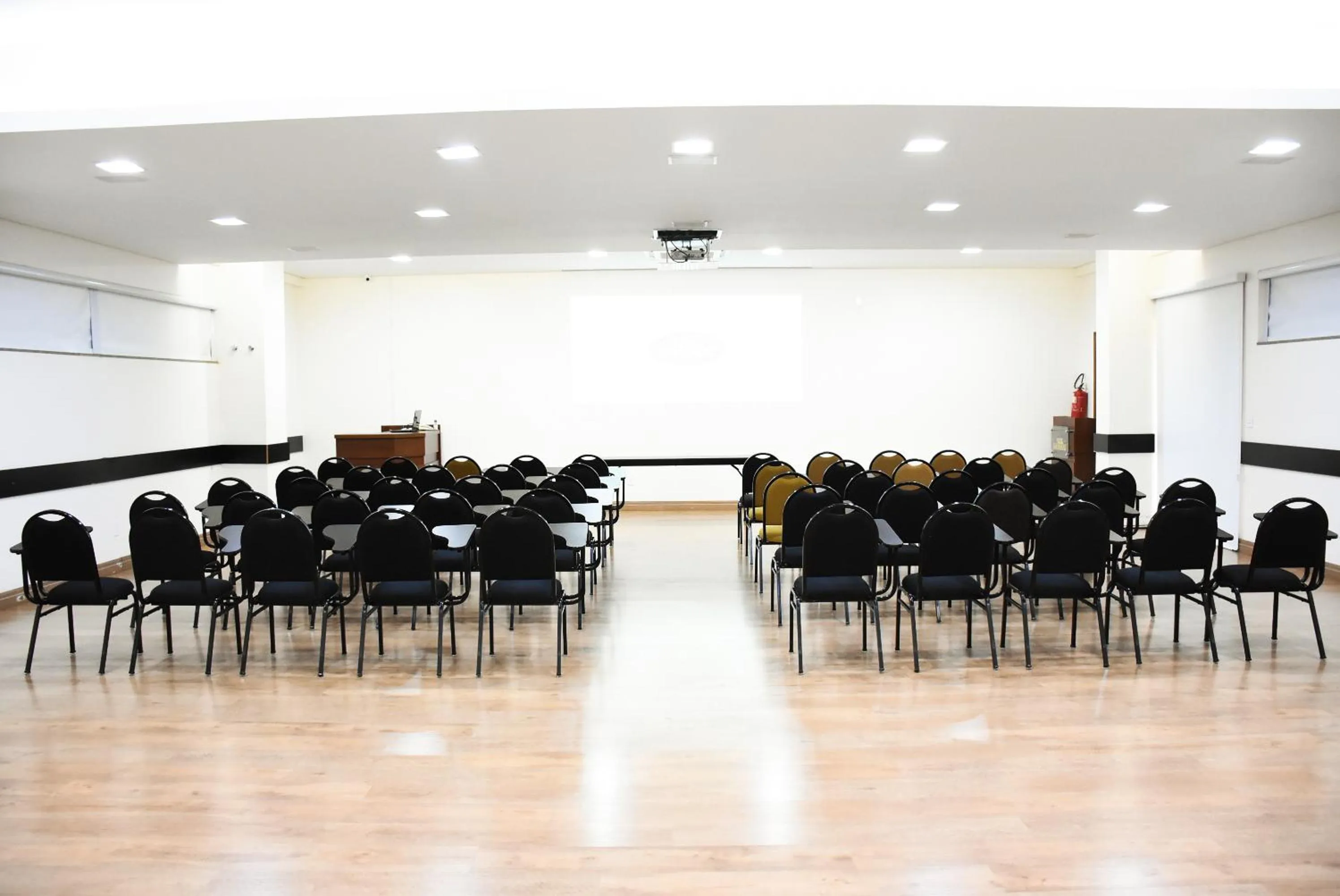 Business facilities in Hotel Bahamas