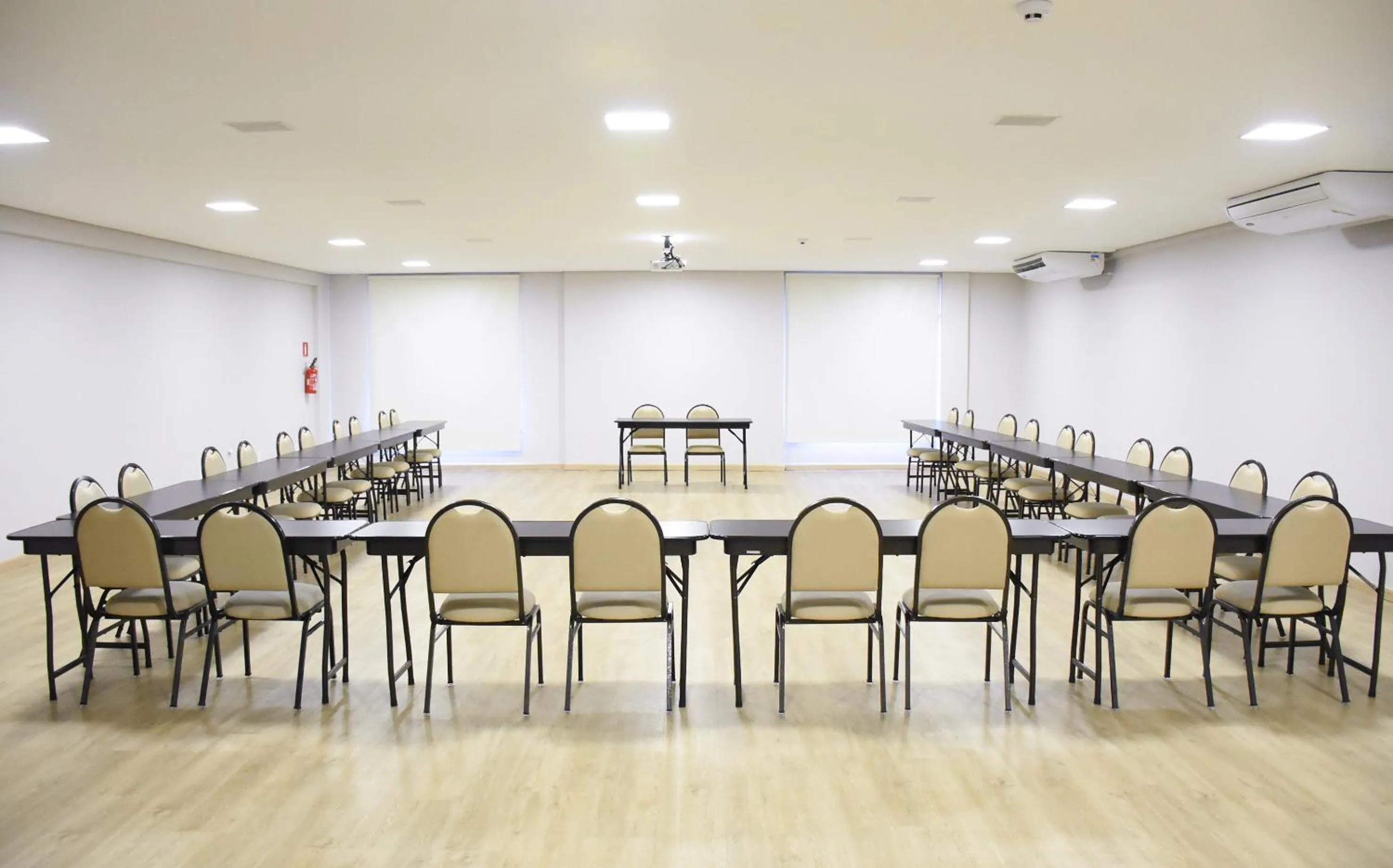 Business facilities in Hotel Bahamas