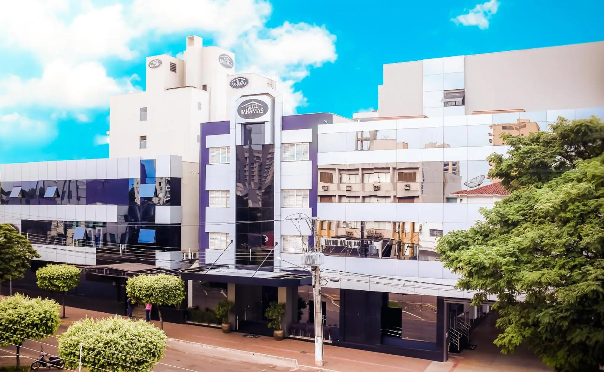 Facade/entrance in Hotel Bahamas