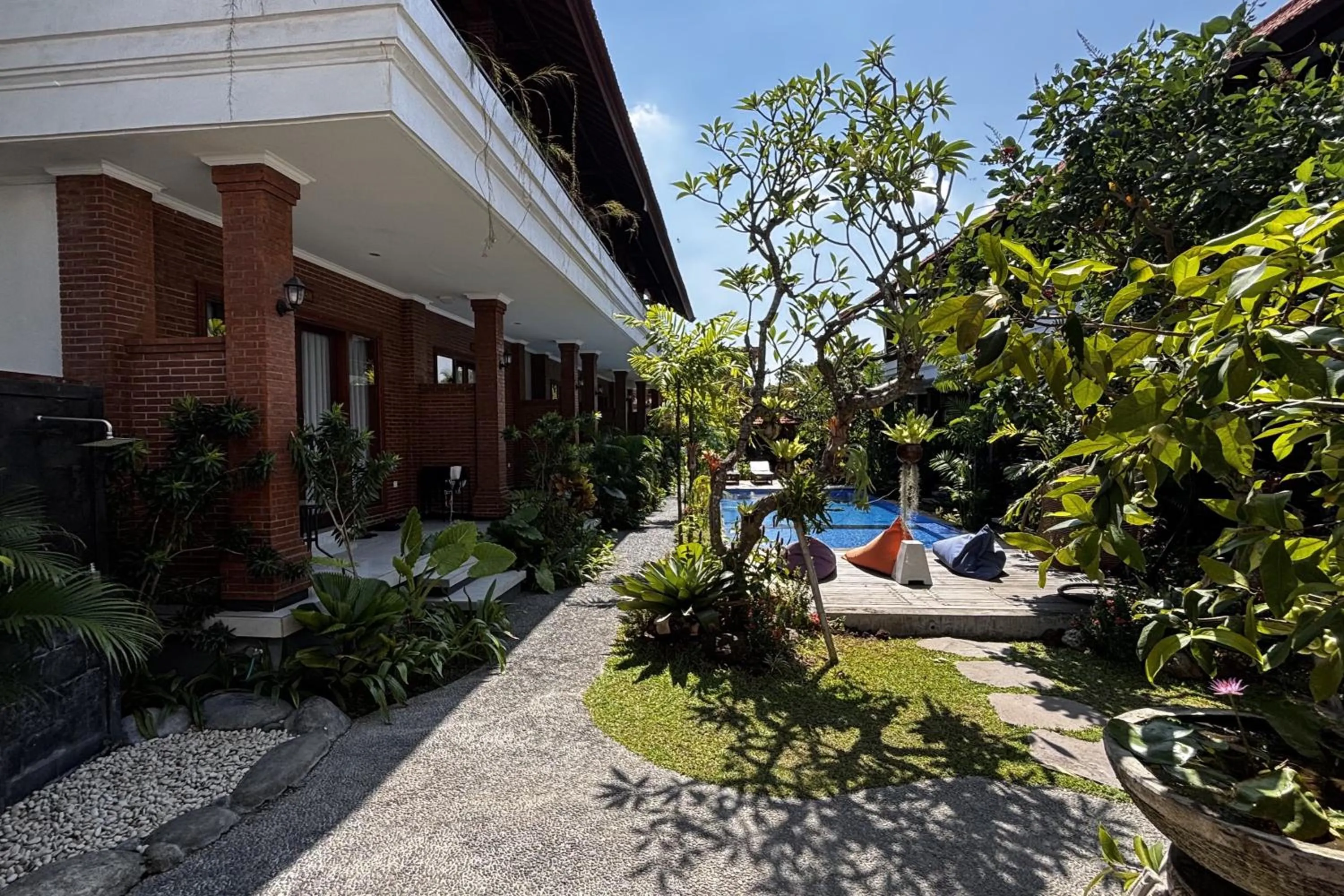 Property building in Bali Bata Canggu Guesthouse