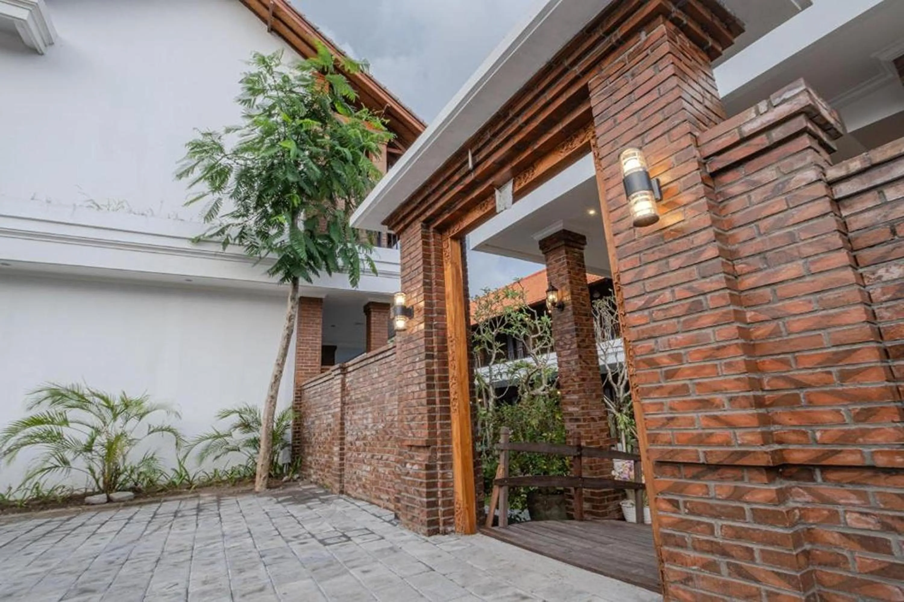 Property building in Bali Bata Canggu Guesthouse