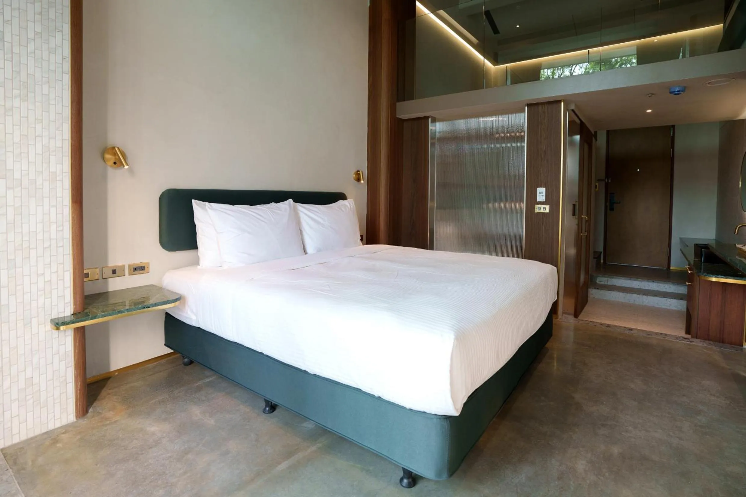 Photo of the whole room, Bed in PAPO'A Harbor Hotel