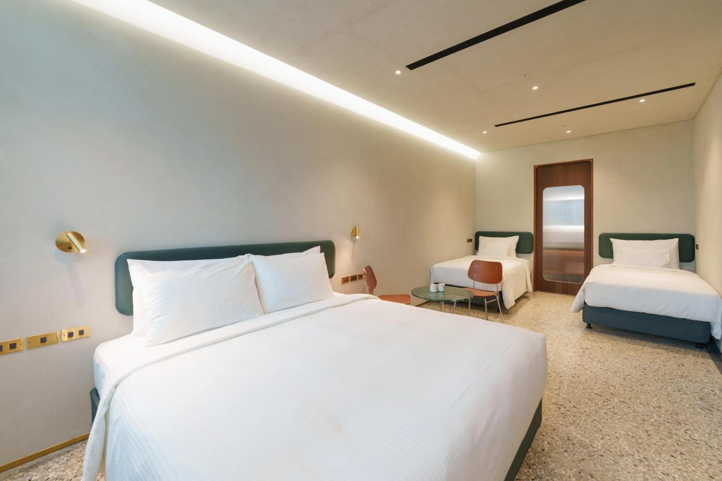 Photo of the whole room, Bed in PAPO'A Harbor Hotel