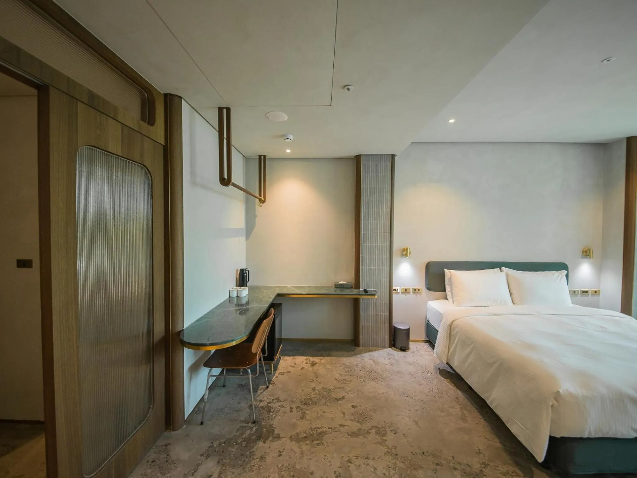 Photo of the whole room, Bed in PAPO'A Harbor Hotel