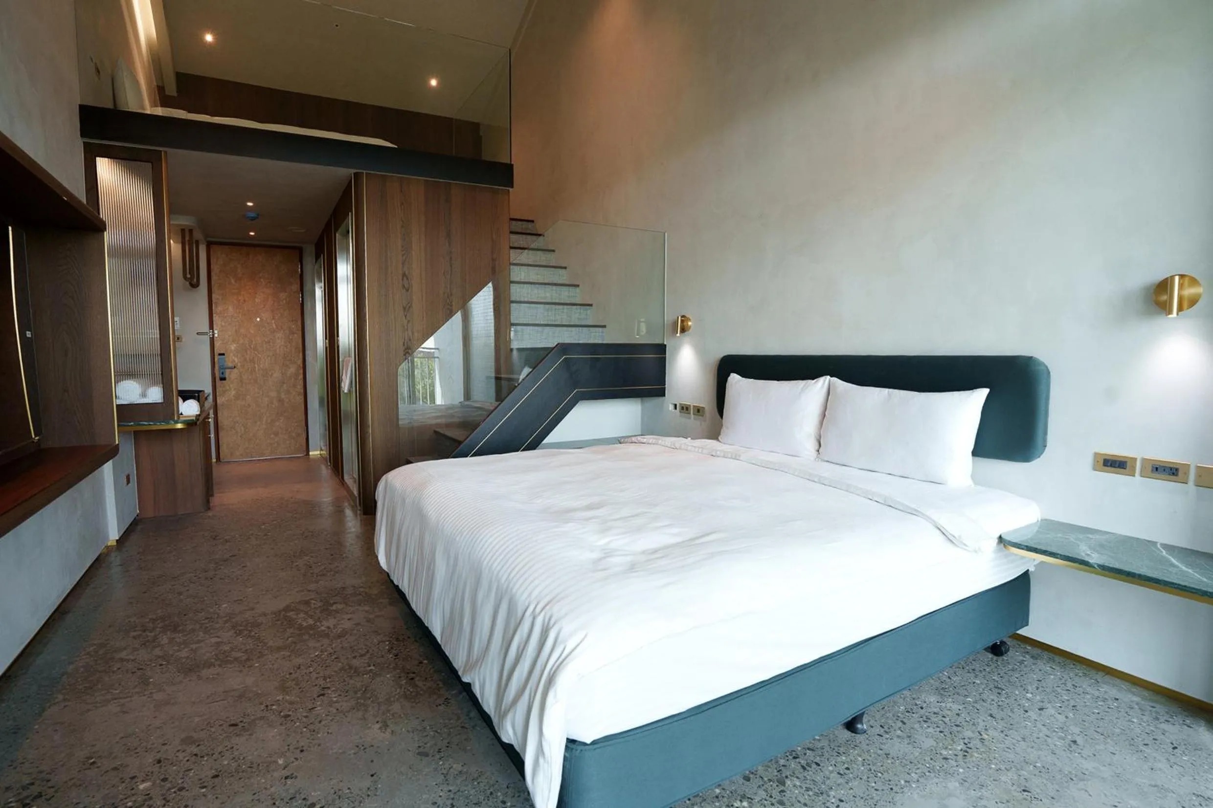 Photo of the whole room, Bed in PAPO'A Harbor Hotel