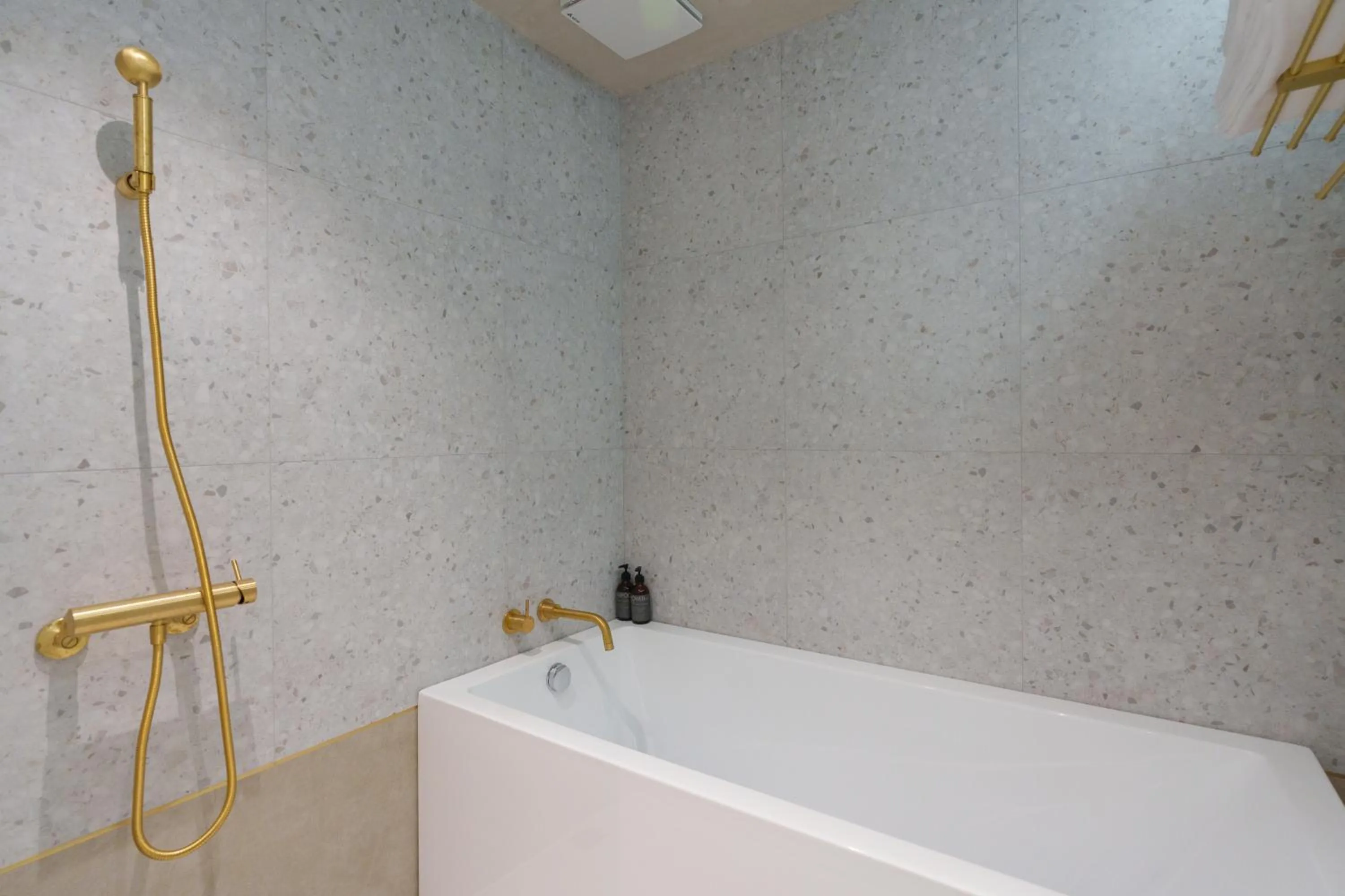 Bathroom in PAPO'A Harbor Hotel