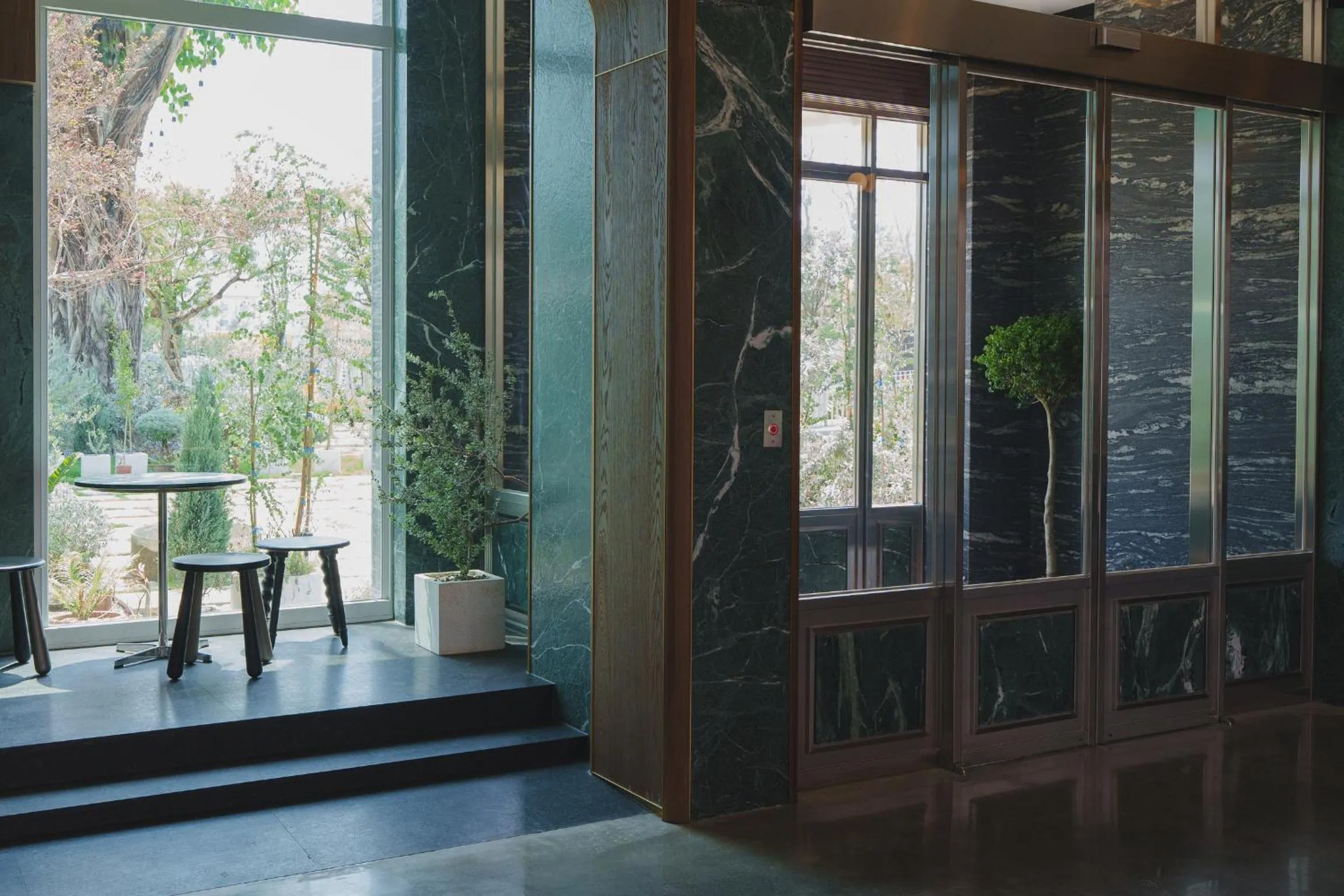 Facade/entrance in PAPO'A Harbor Hotel