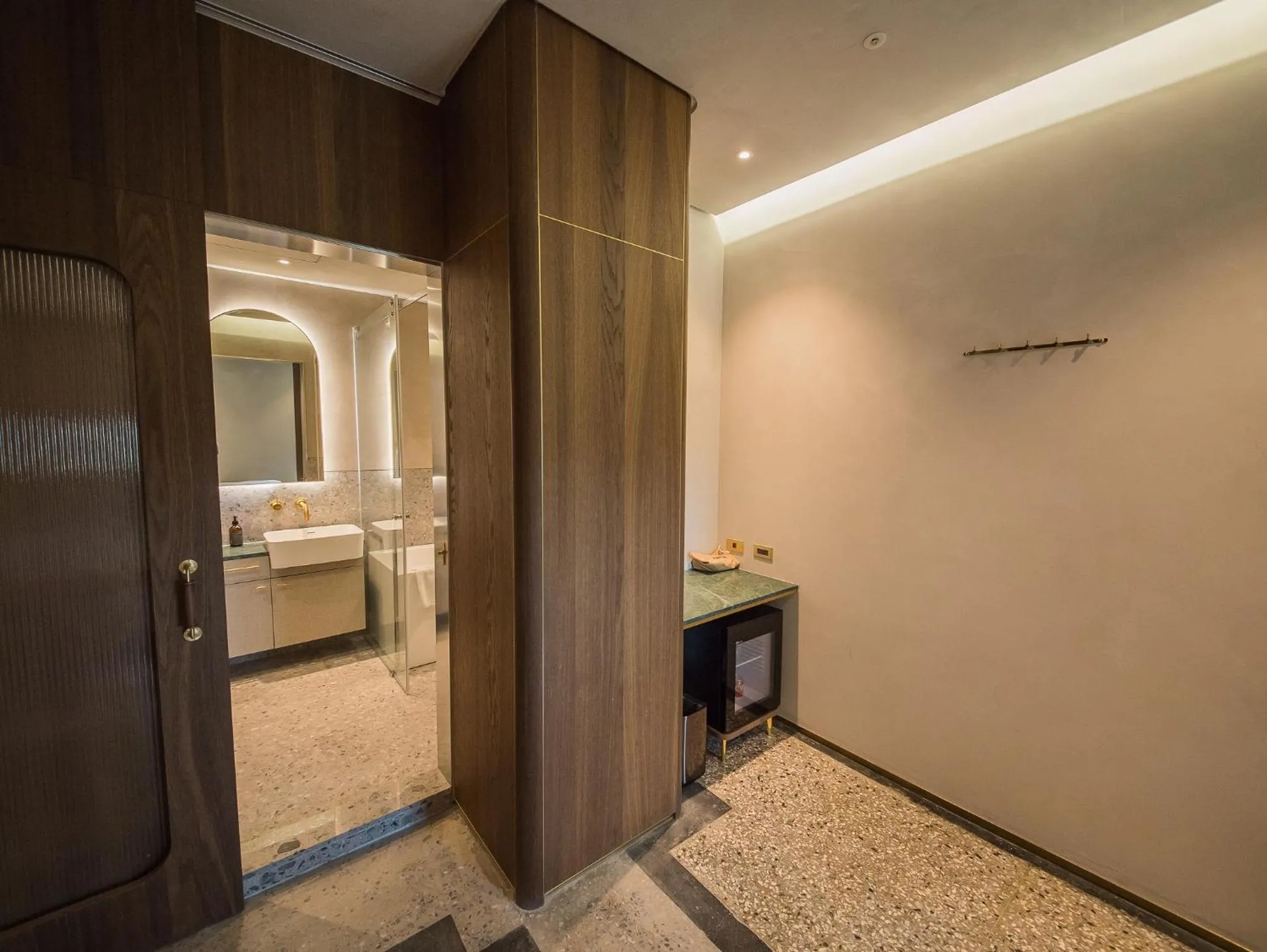 Photo of the whole room, Bed in PAPO'A Harbor Hotel