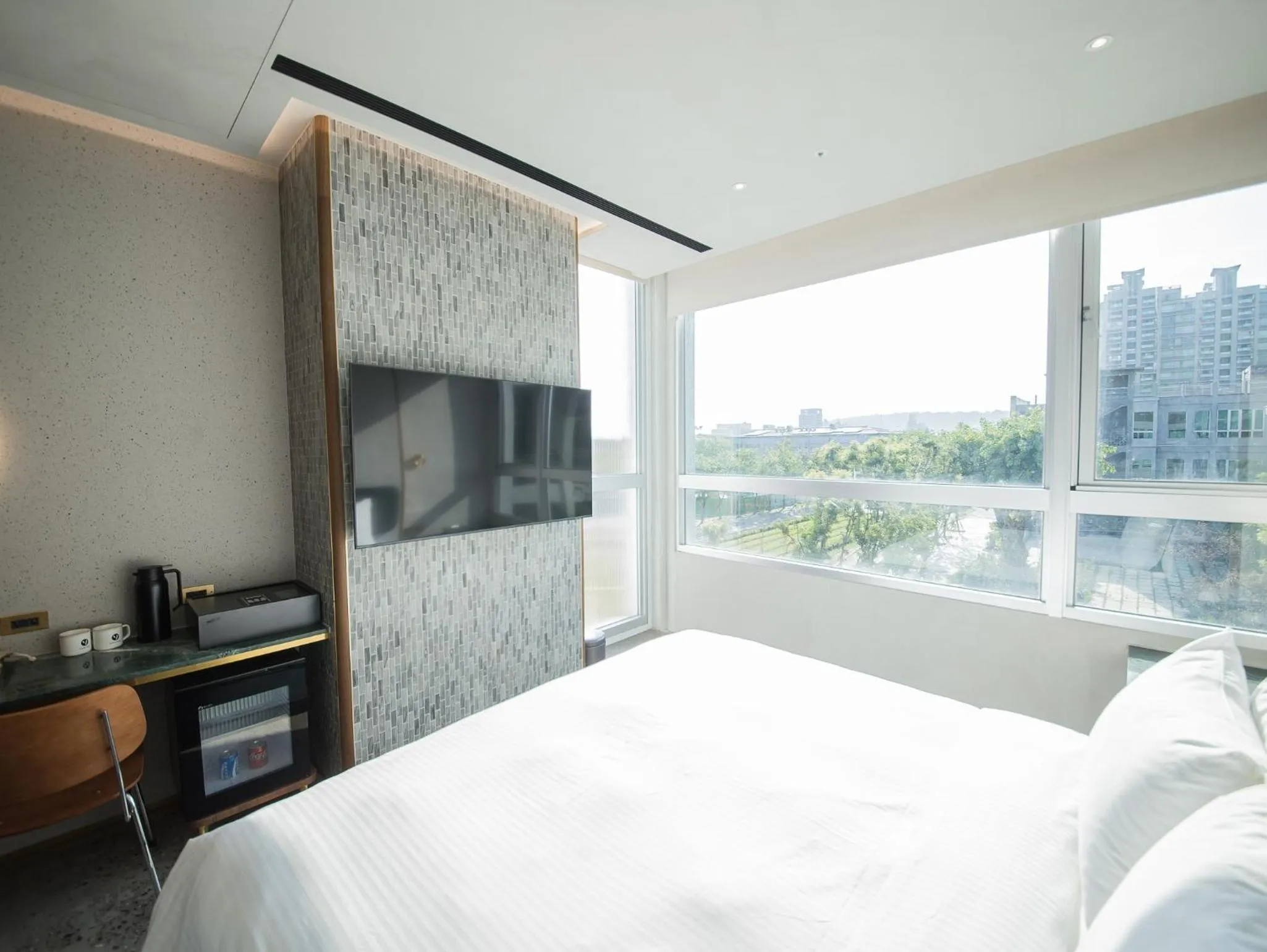 Photo of the whole room, Bed in PAPO'A Harbor Hotel