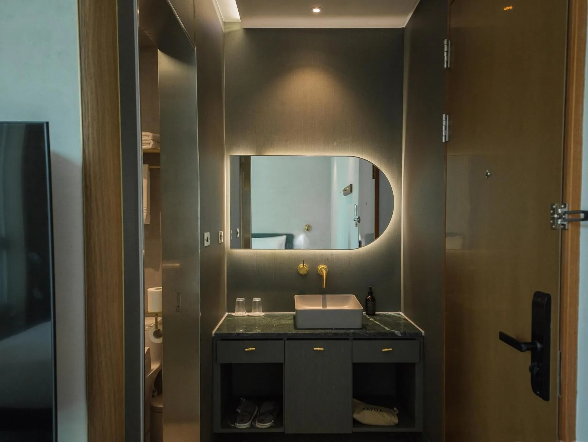 Bathroom in PAPO'A Harbor Hotel