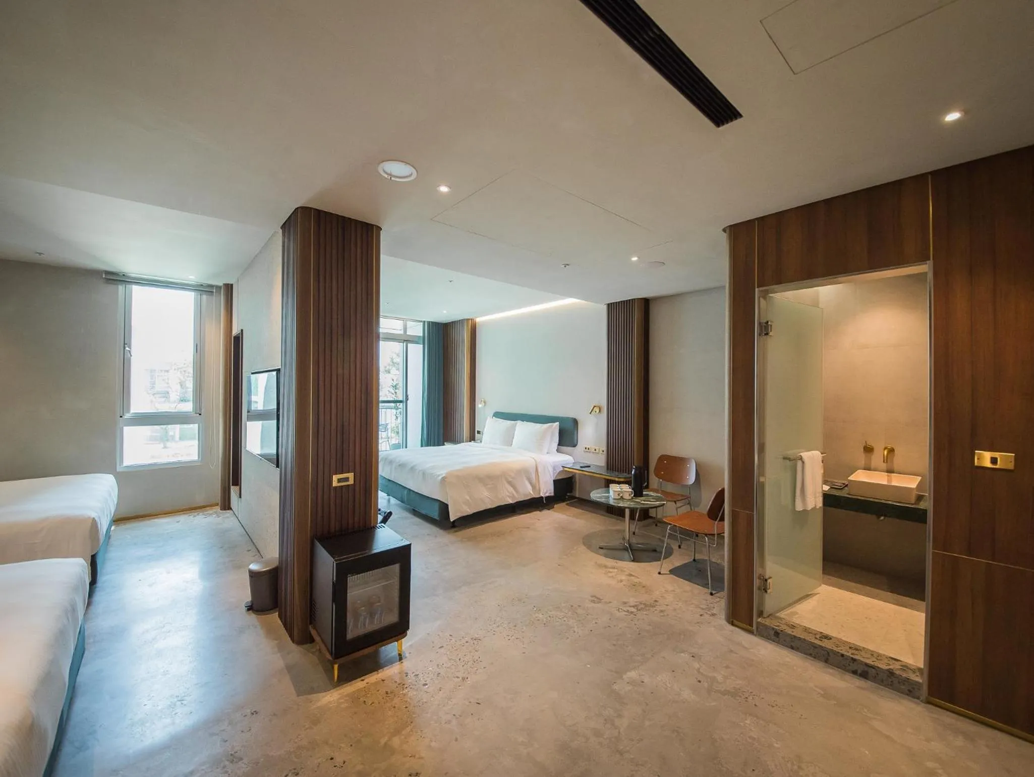 Photo of the whole room, Bed in PAPO'A Harbor Hotel