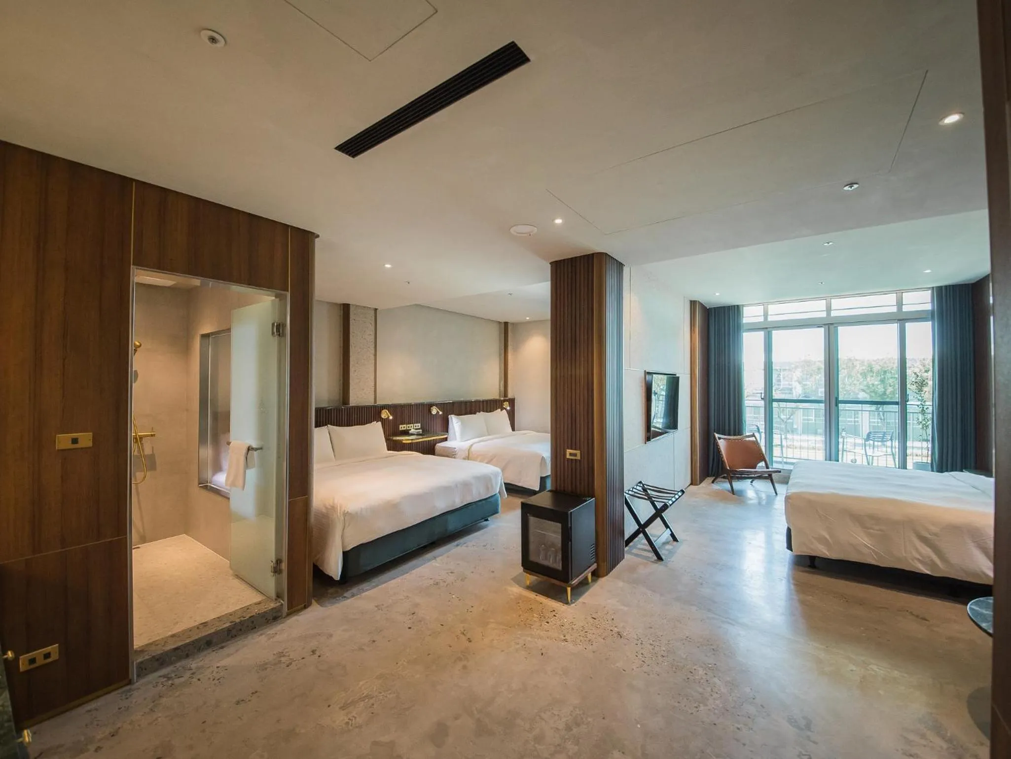 Photo of the whole room, Bed in PAPO'A Harbor Hotel