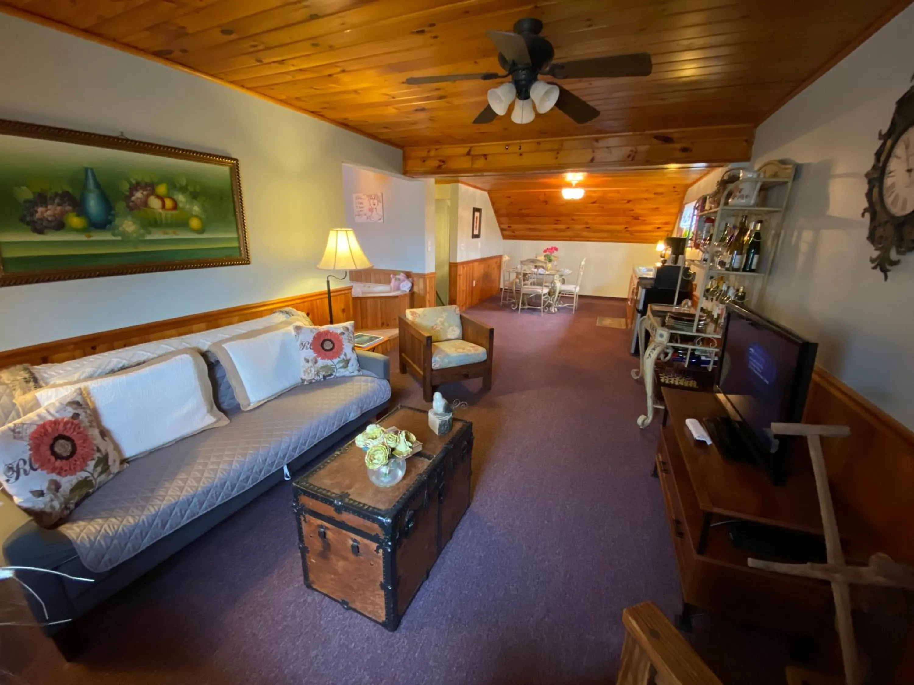 Living room in Savannah House Wine Country Inn & Cottages