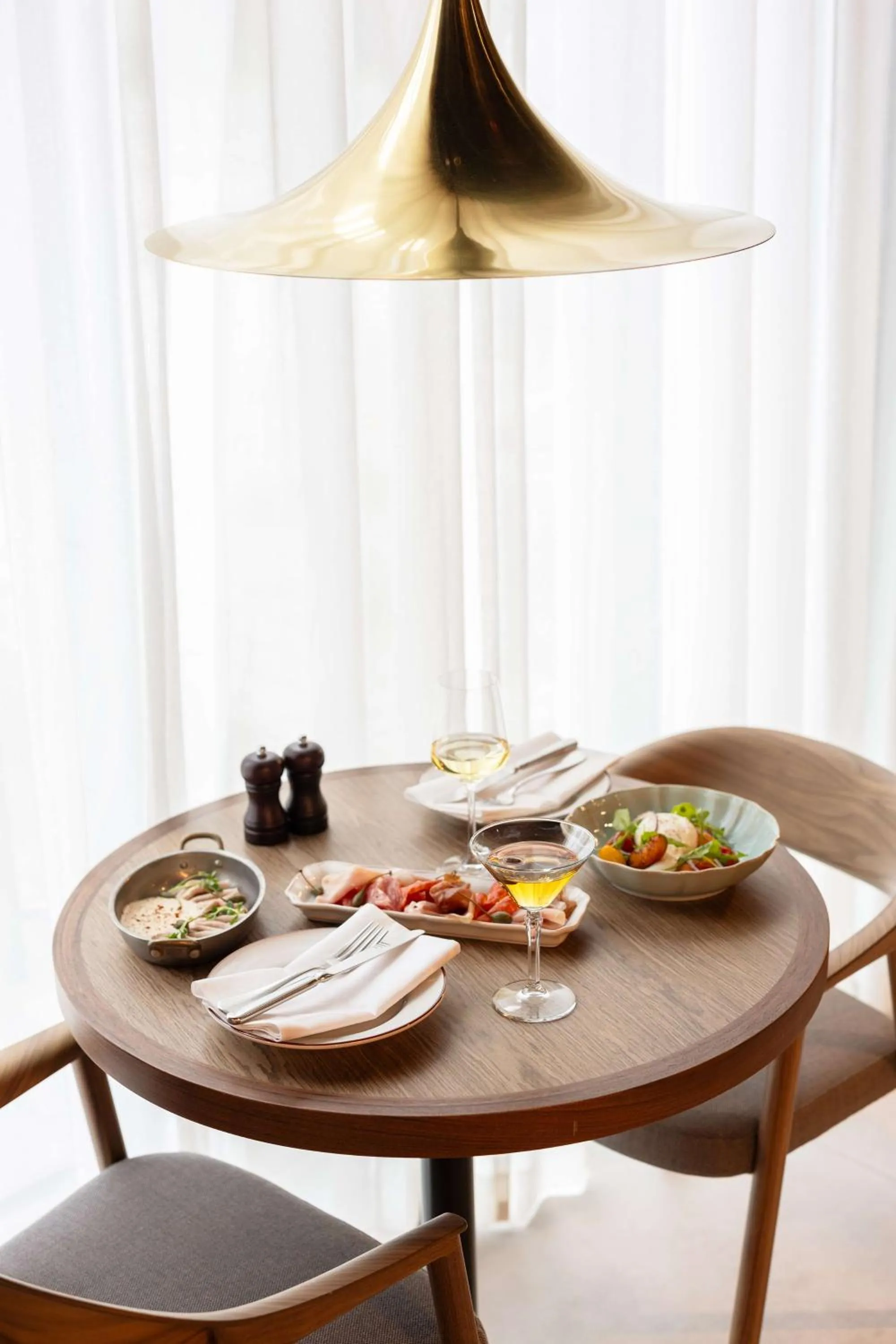 Restaurant/places to eat in Radisson RED Hotel & Radisson RED Apartments, Kraków