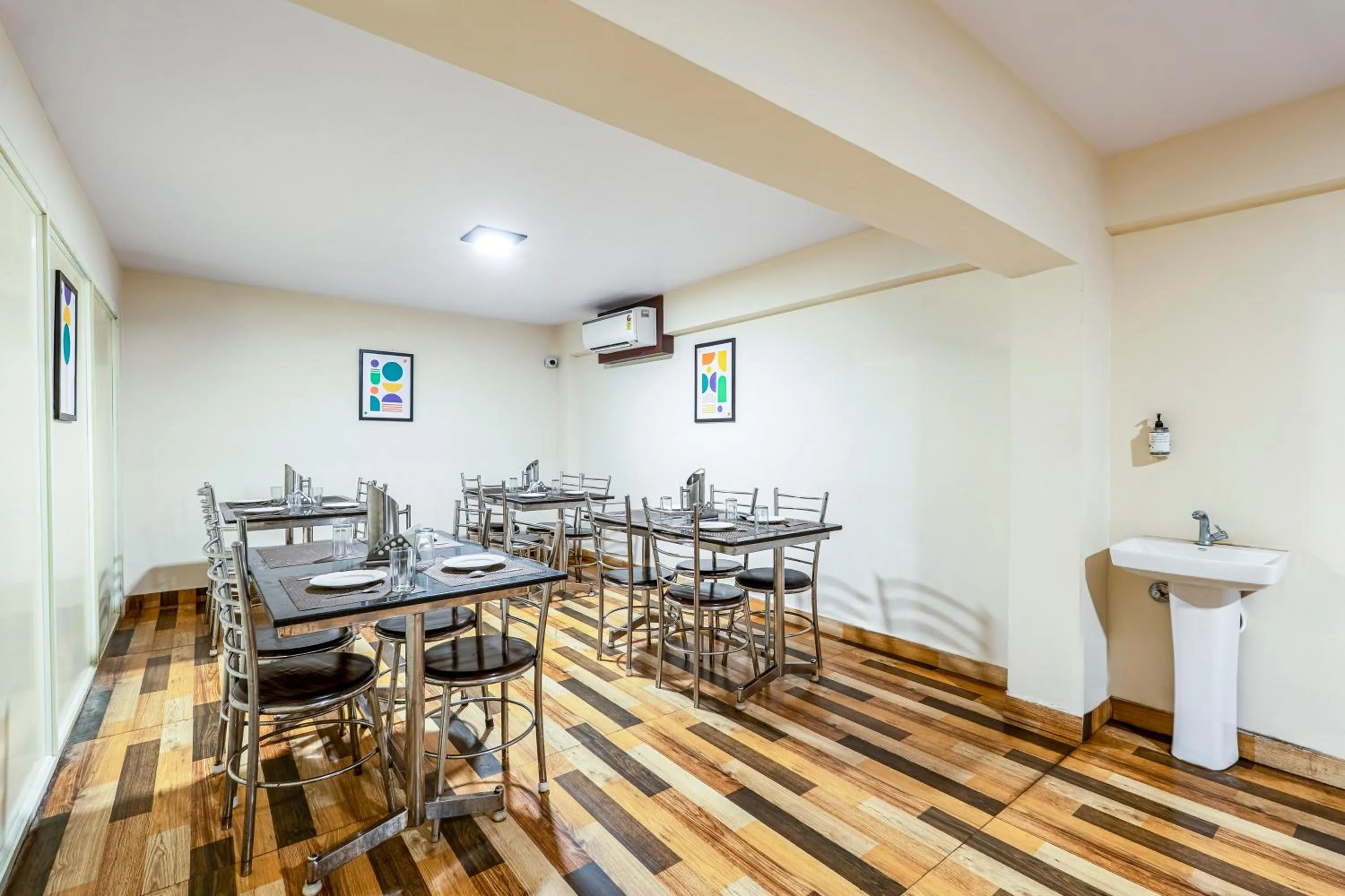 Dining area in Treebo Marina Grand, Railway station