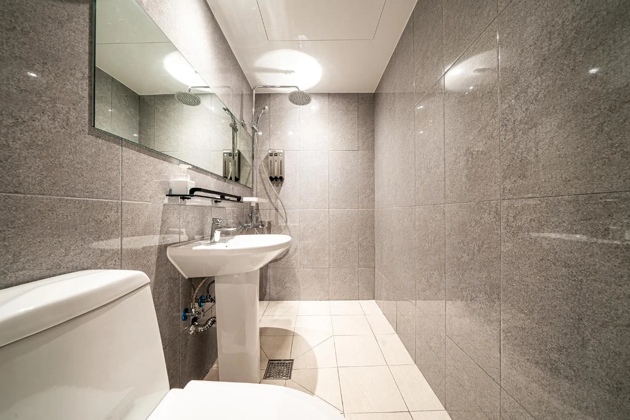 Toilet in Hotel May Yongsan