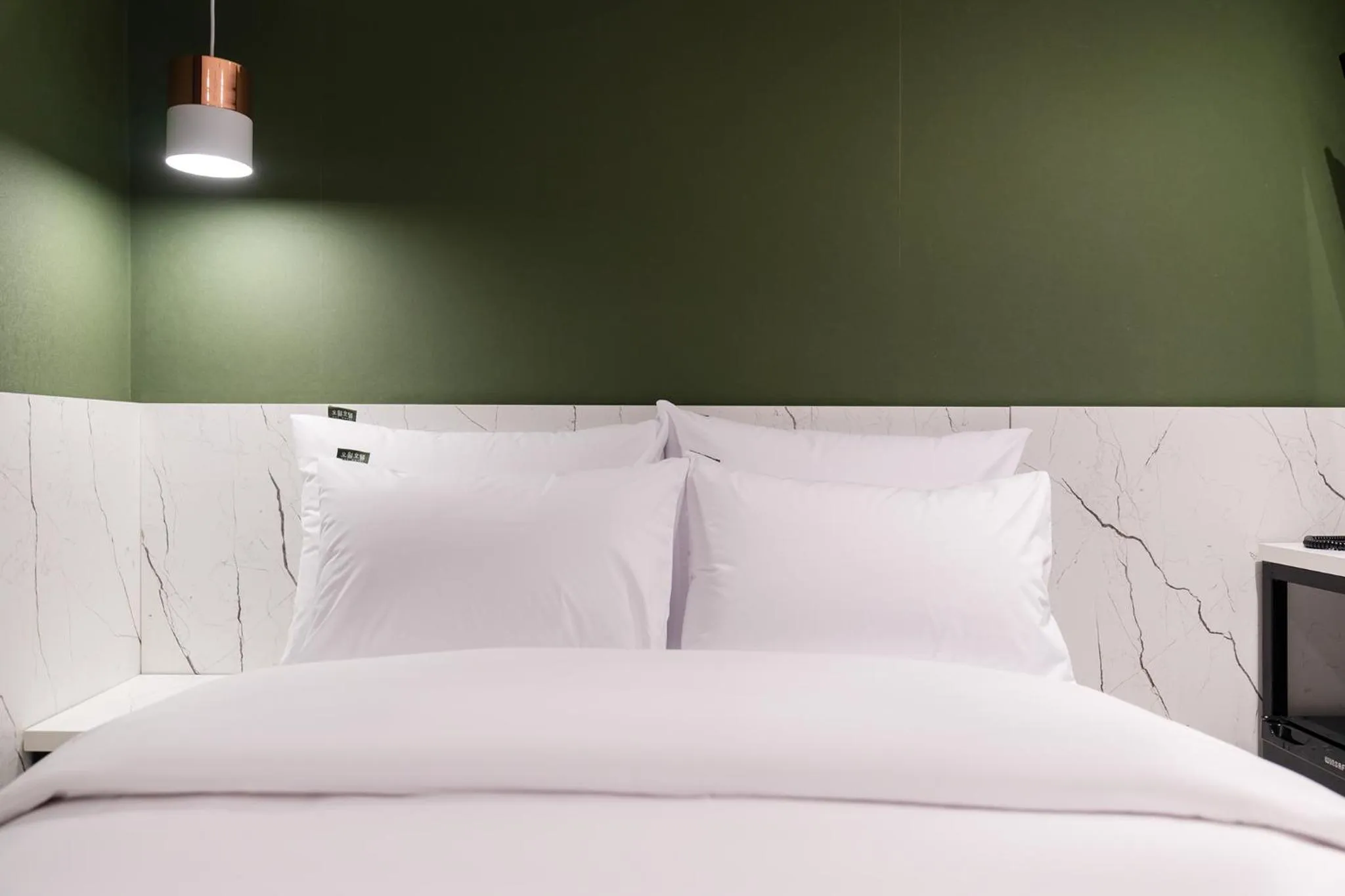 Property building, Bed in Hotel May Yongsan