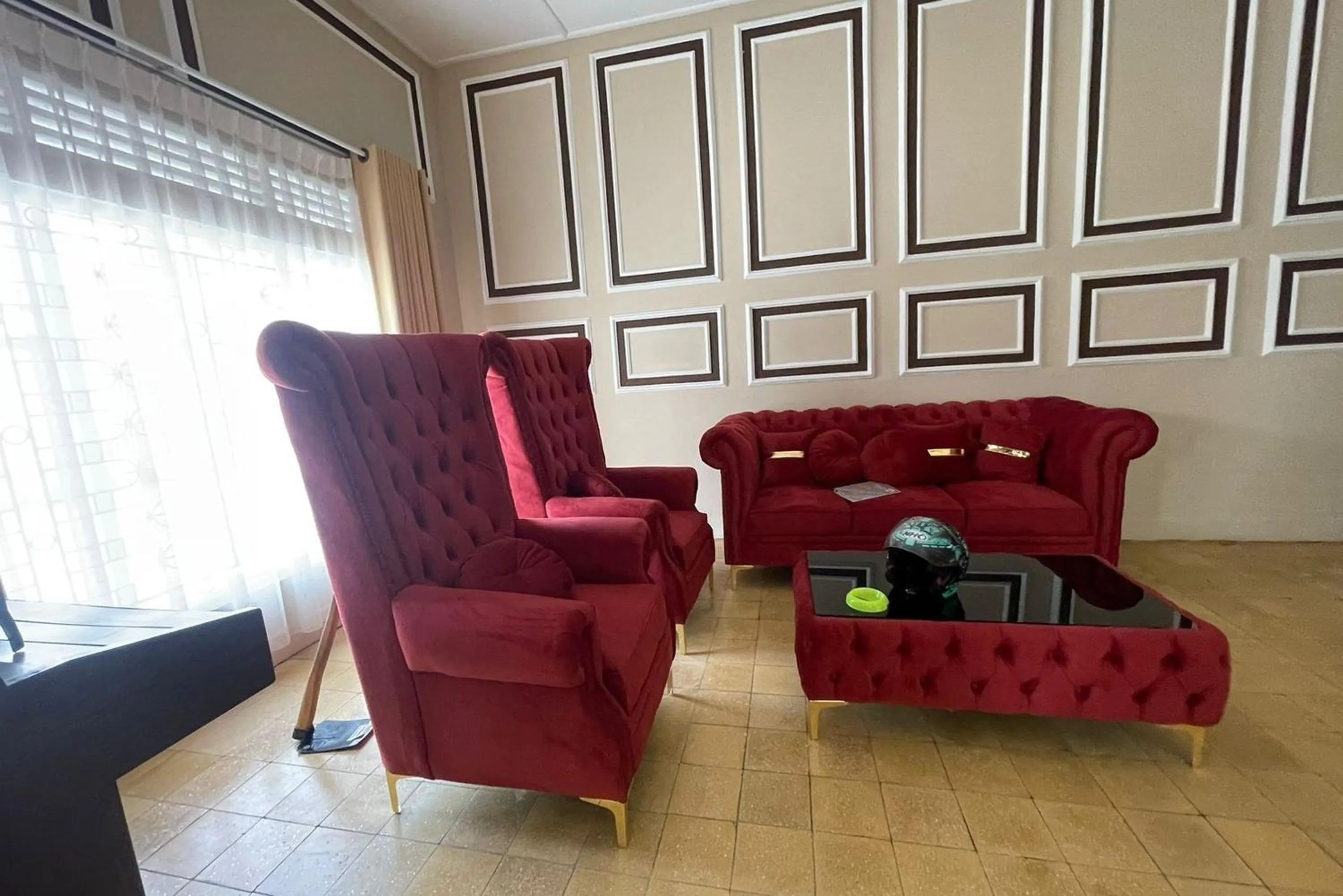 Seating area in Hotel O Kng Homestay Syariah