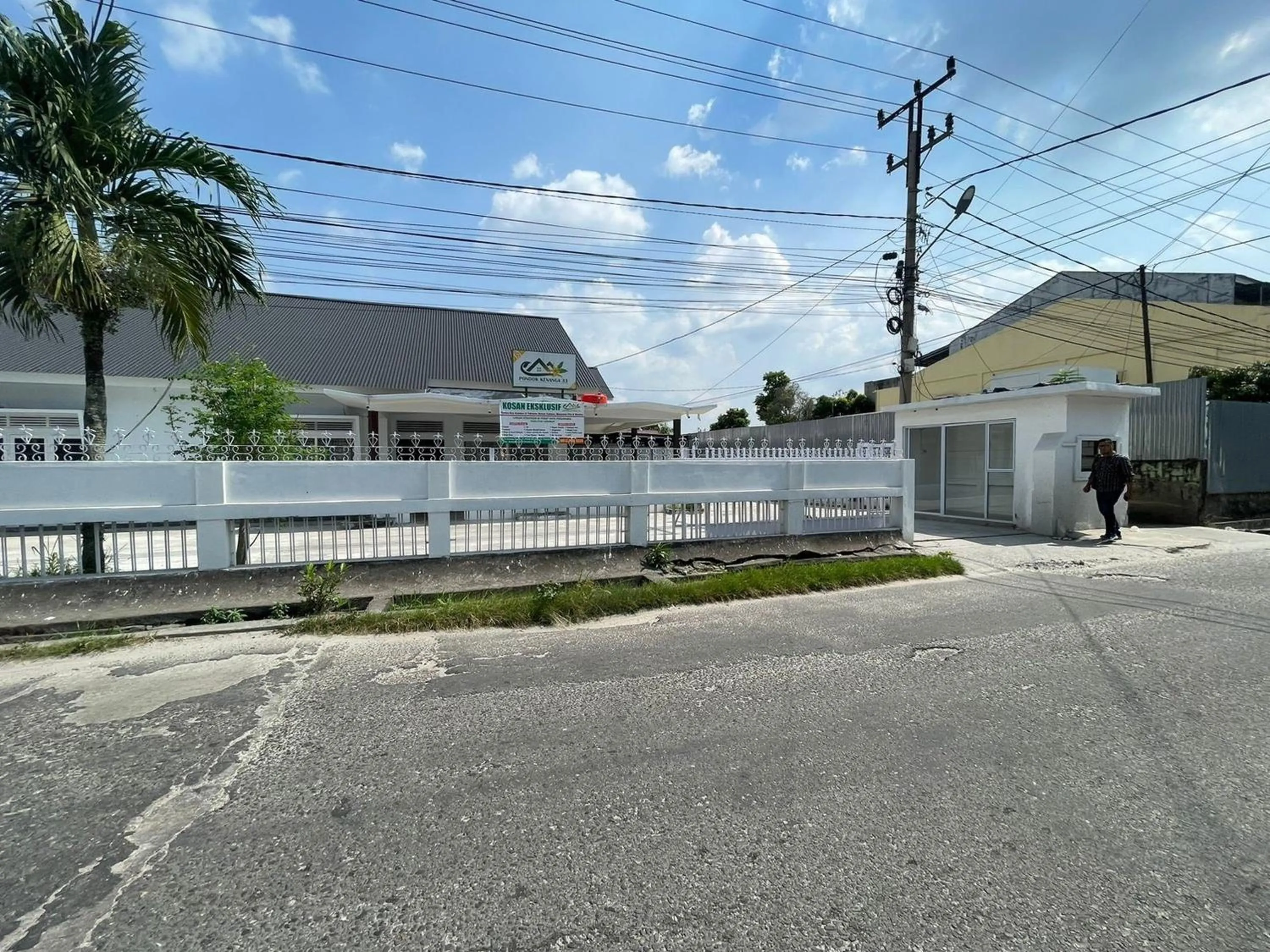 Facade/entrance in Hotel O Kng Homestay Syariah