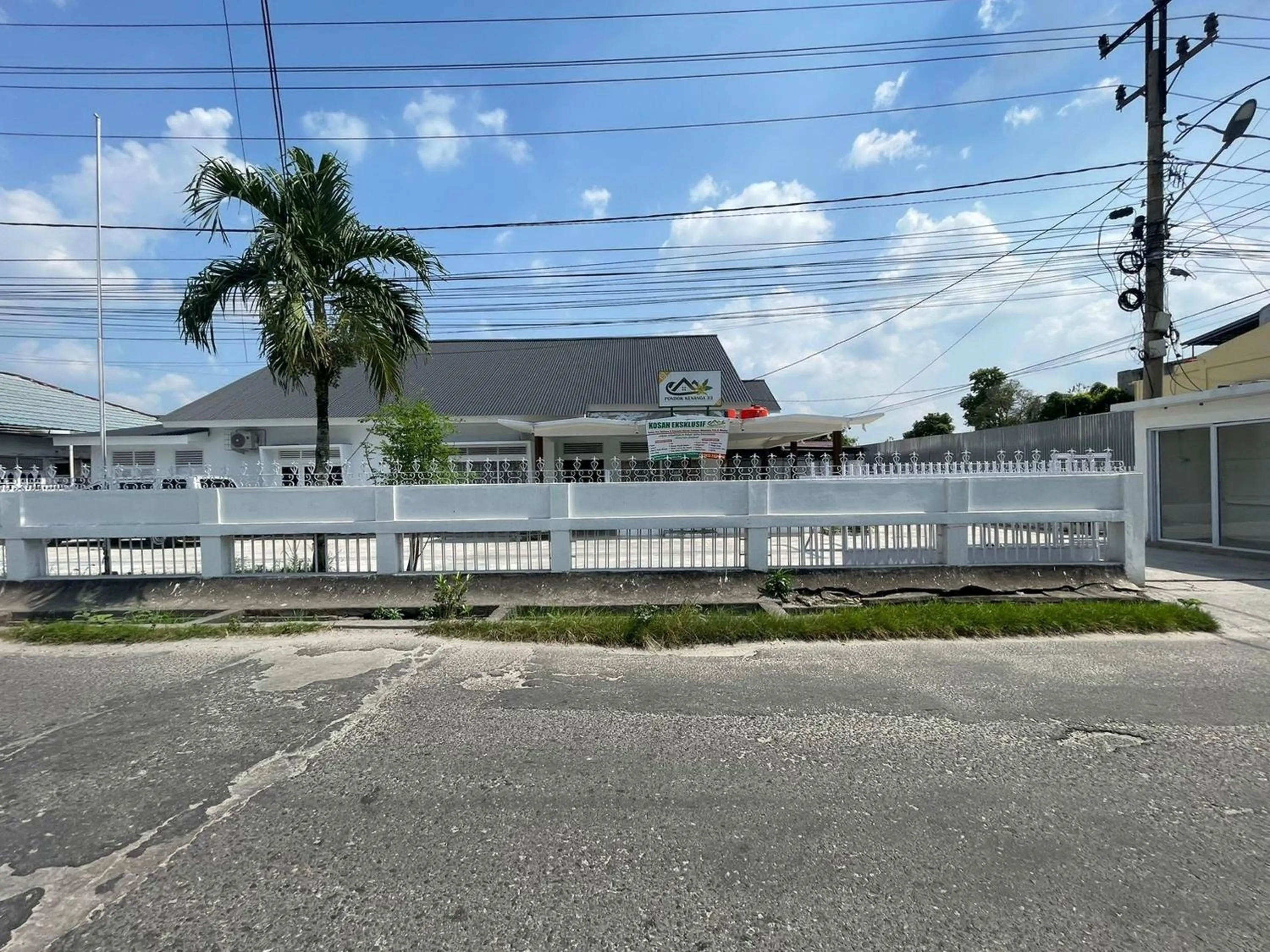 Facade/entrance in Hotel O Kng Homestay Syariah