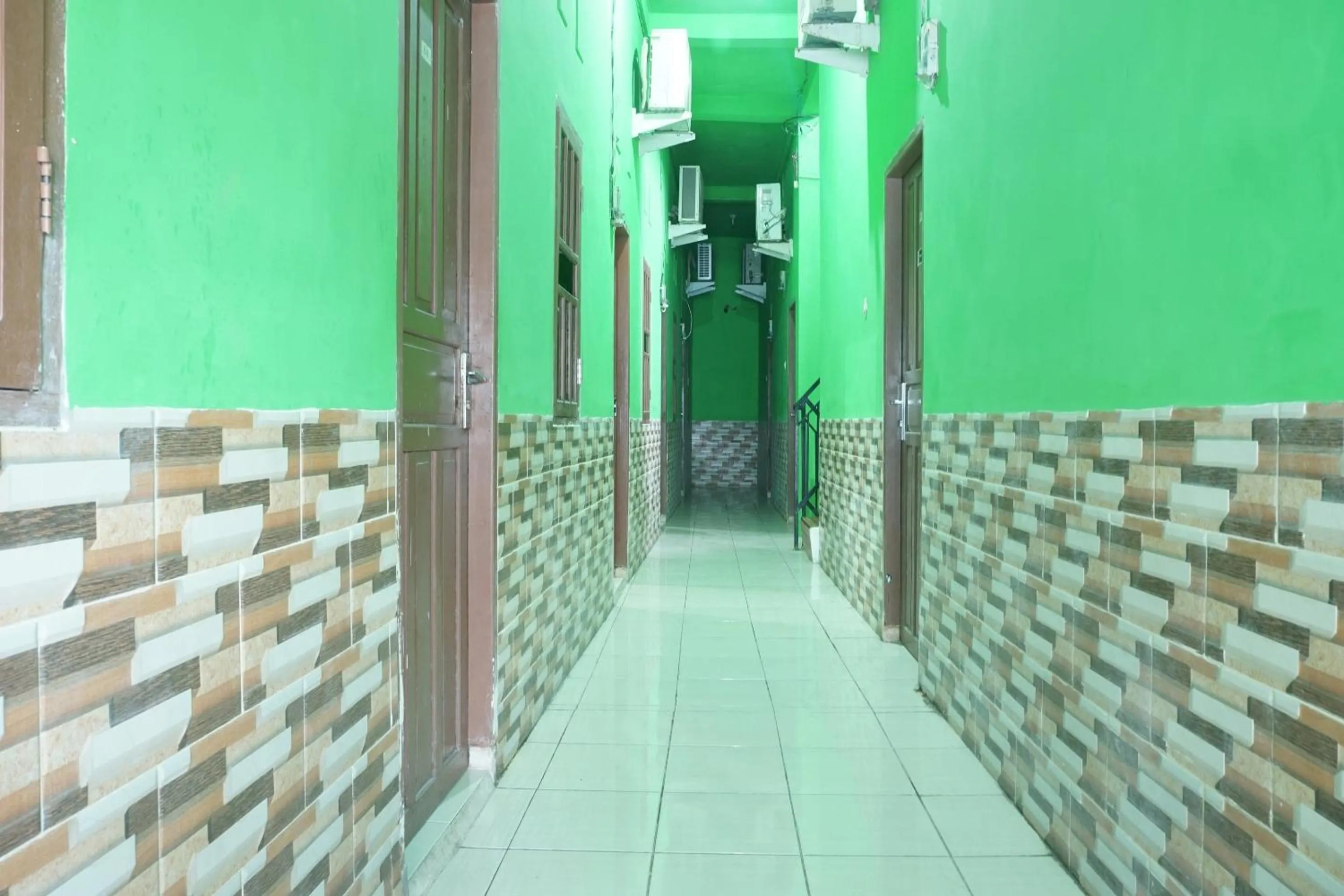 Lobby or reception in OYO 93875 Tifar House Near Lapangan Raja-raja