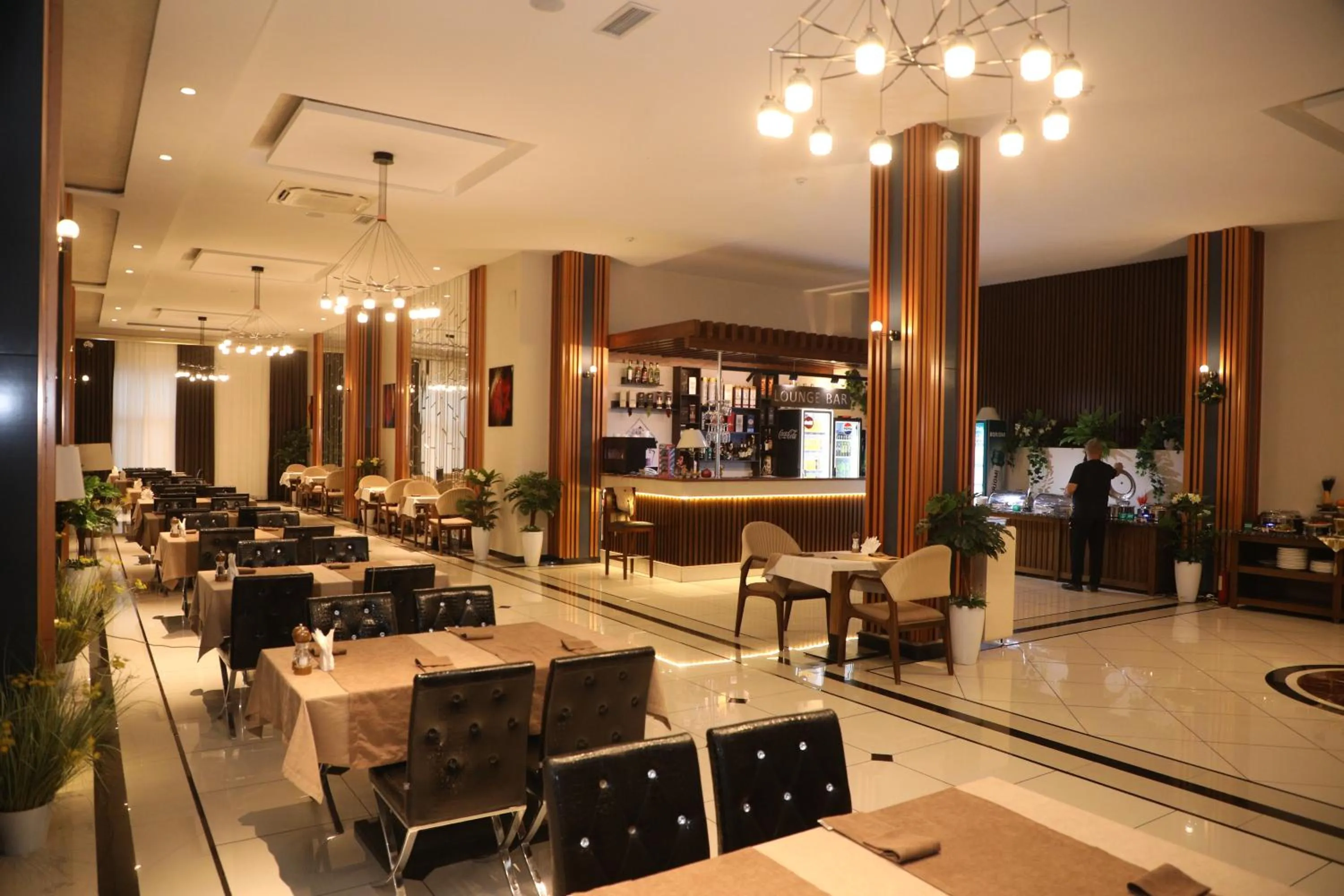 Restaurant/places to eat in Ziyorat Luxury Hotel