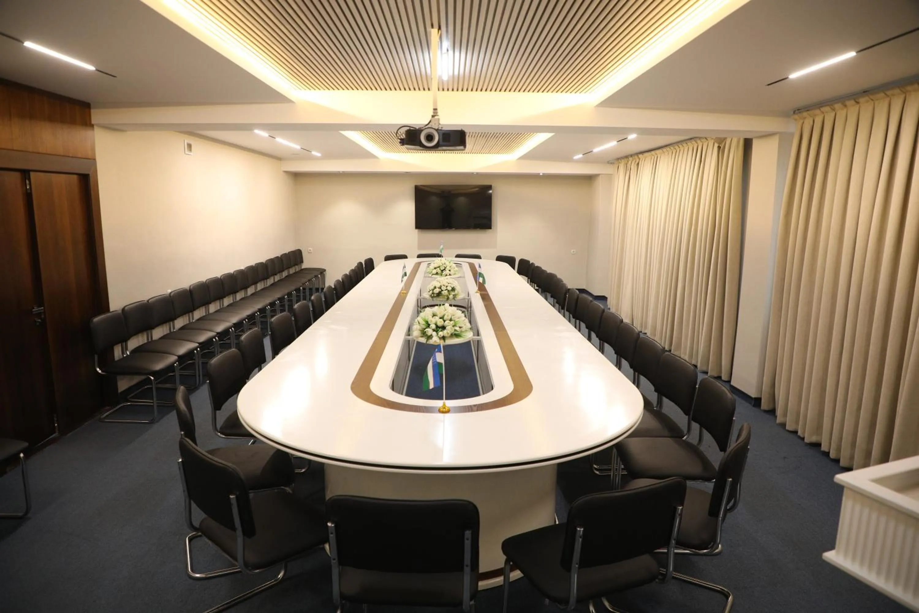Meeting/conference room in Ziyorat Luxury Hotel