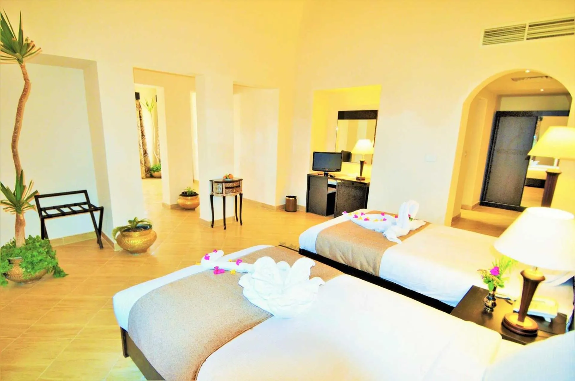 Bed in Rohanou Beach Resort