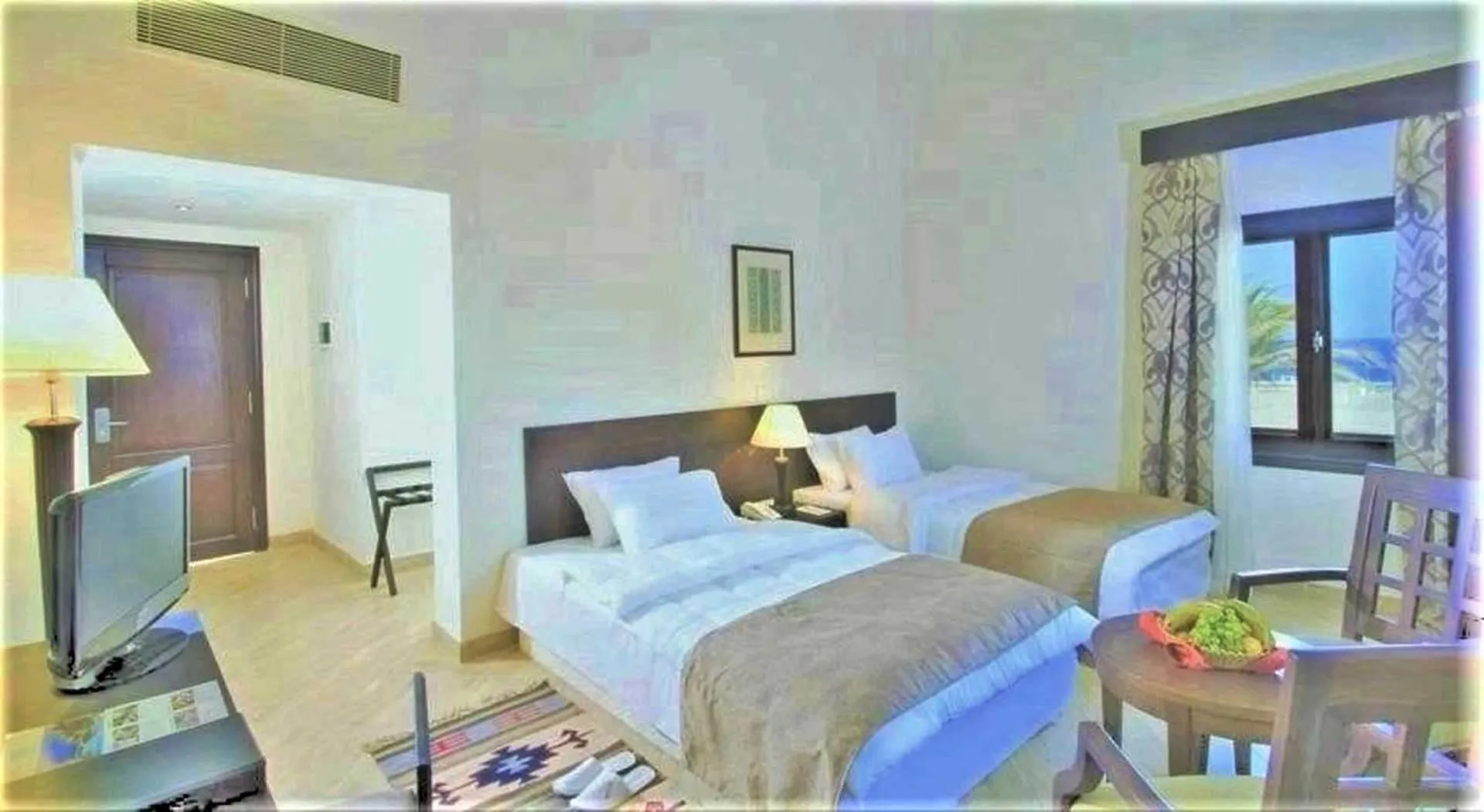 Bed in Rohanou Beach Resort