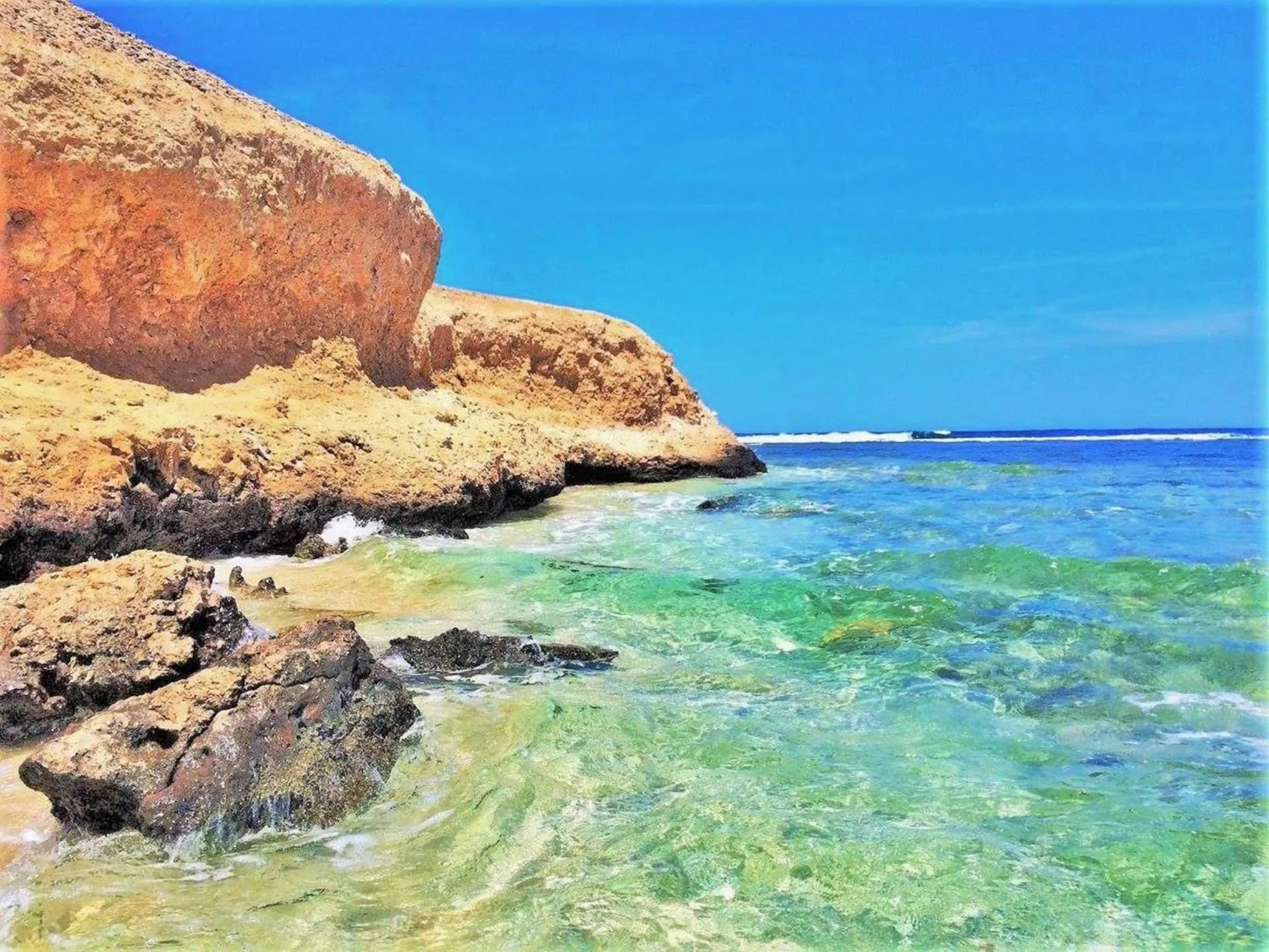 Beach in Rohanou Beach Resort
