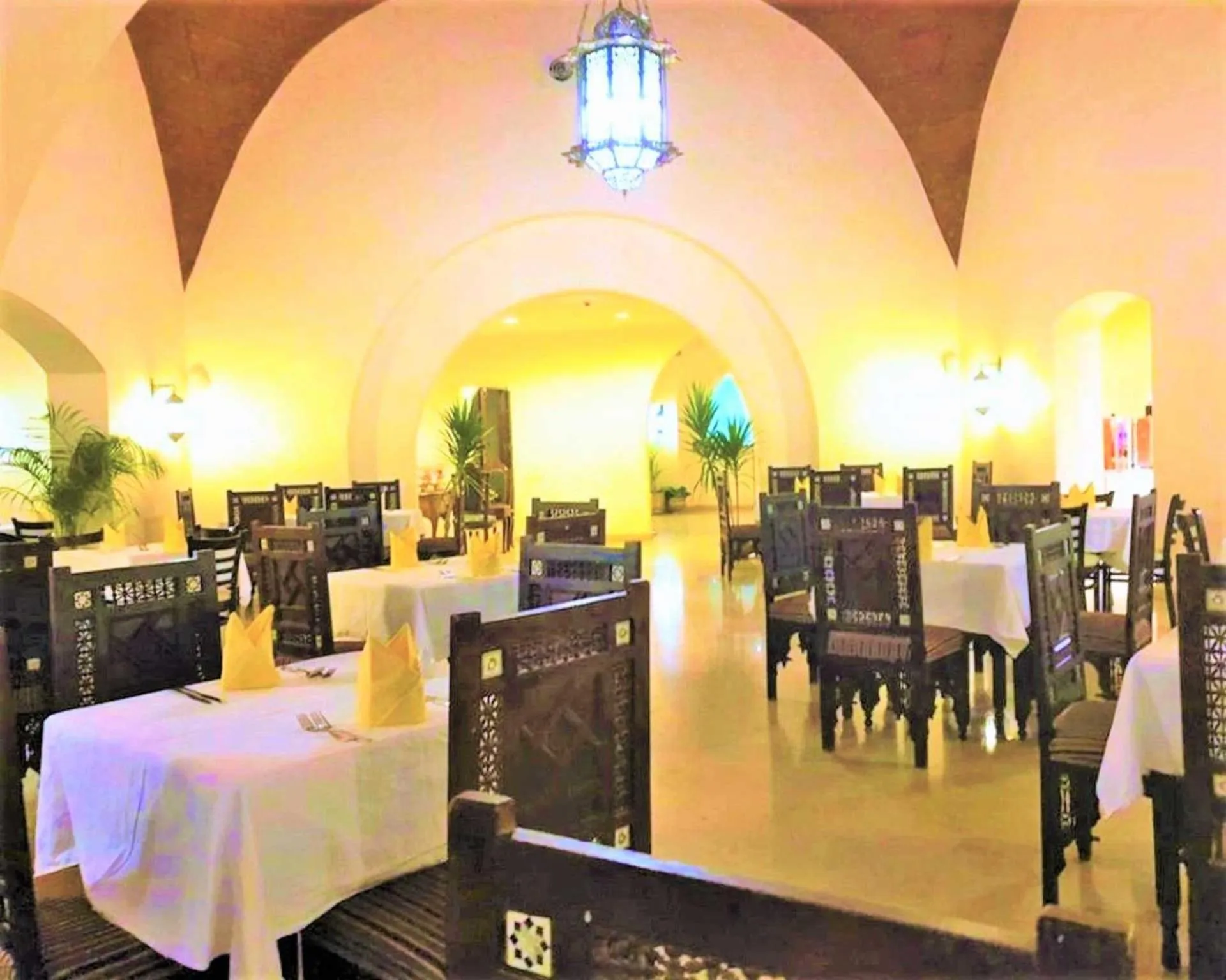 Rohanou Beach Resort