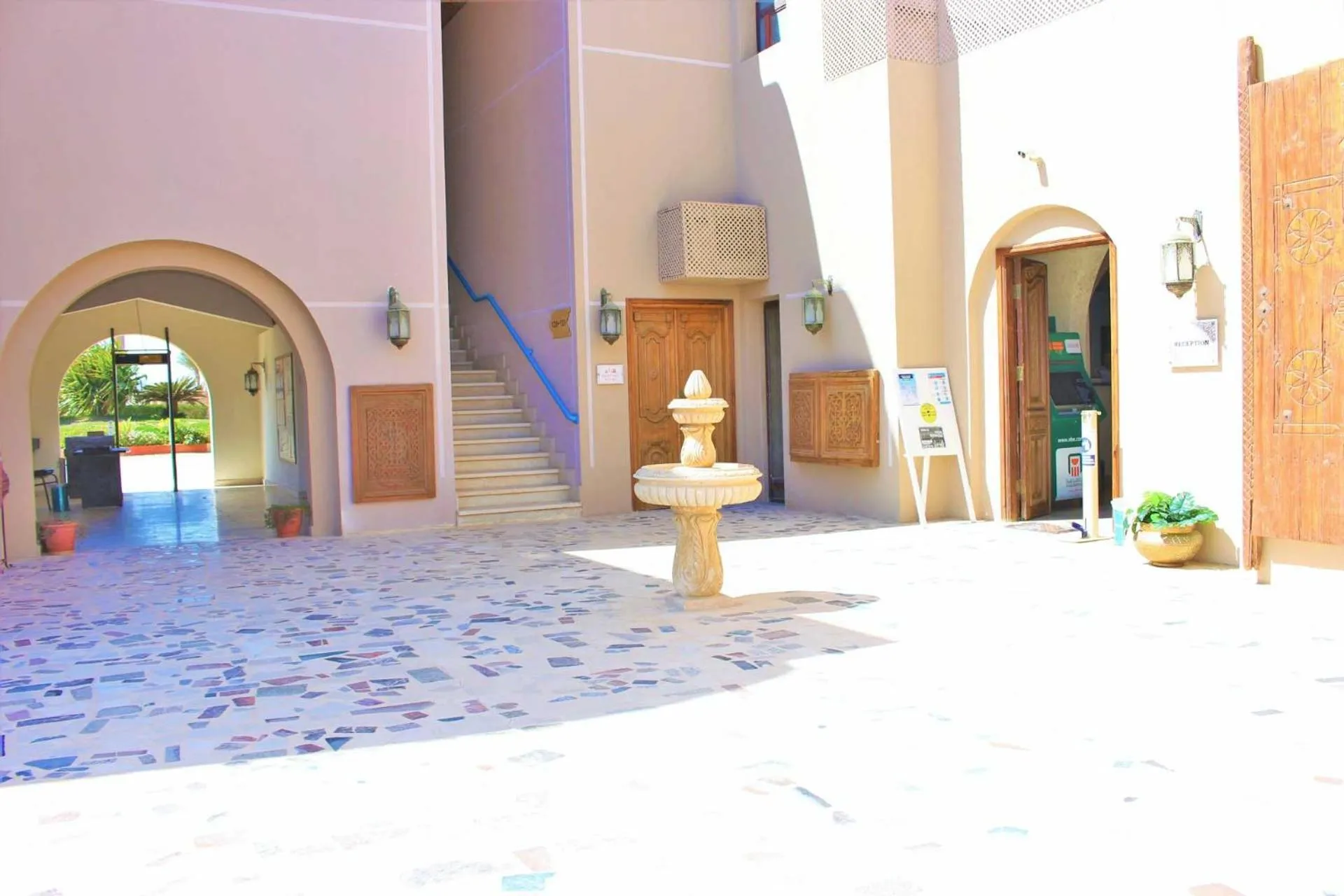 Rohanou Beach Resort